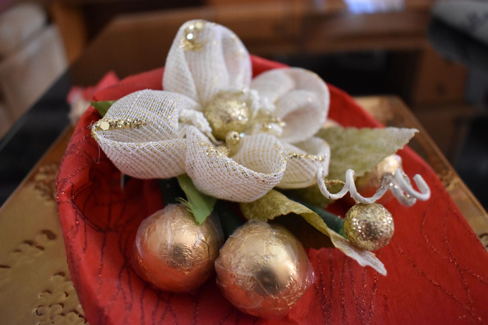 Nikon D5600 sample photo. Christmas, bouquet, flowers photography