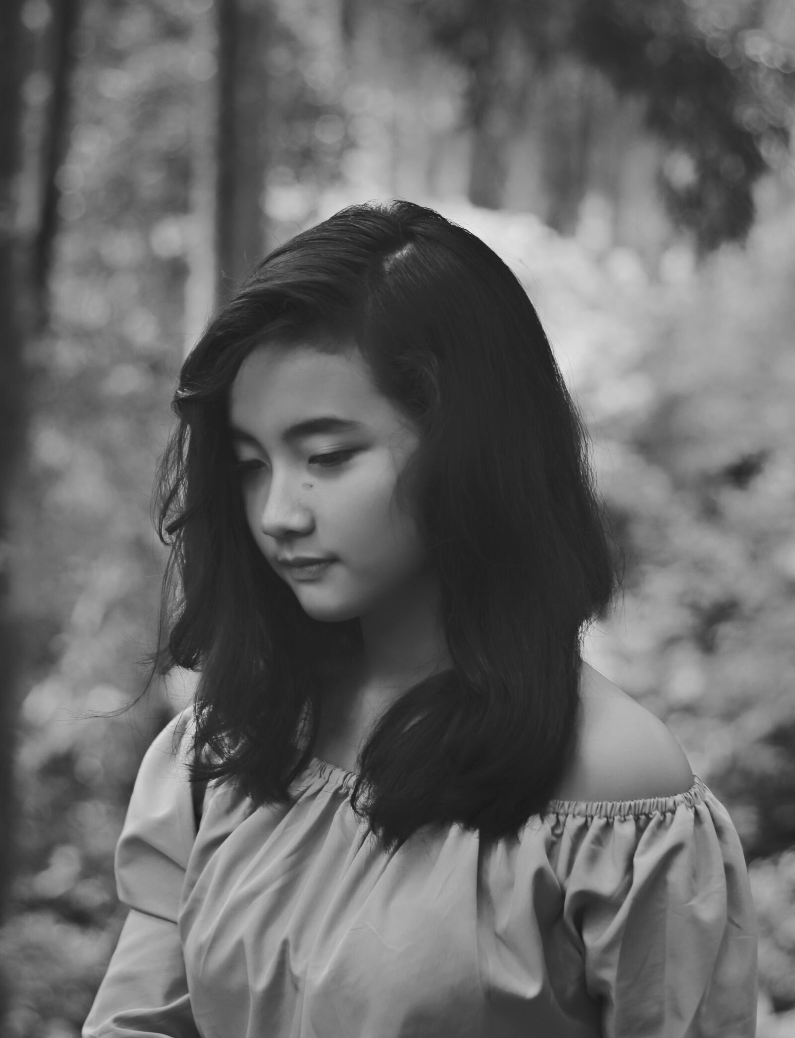 Canon EOS 600D (Rebel EOS T3i / EOS Kiss X5) sample photo. Women, black white, bnw photography