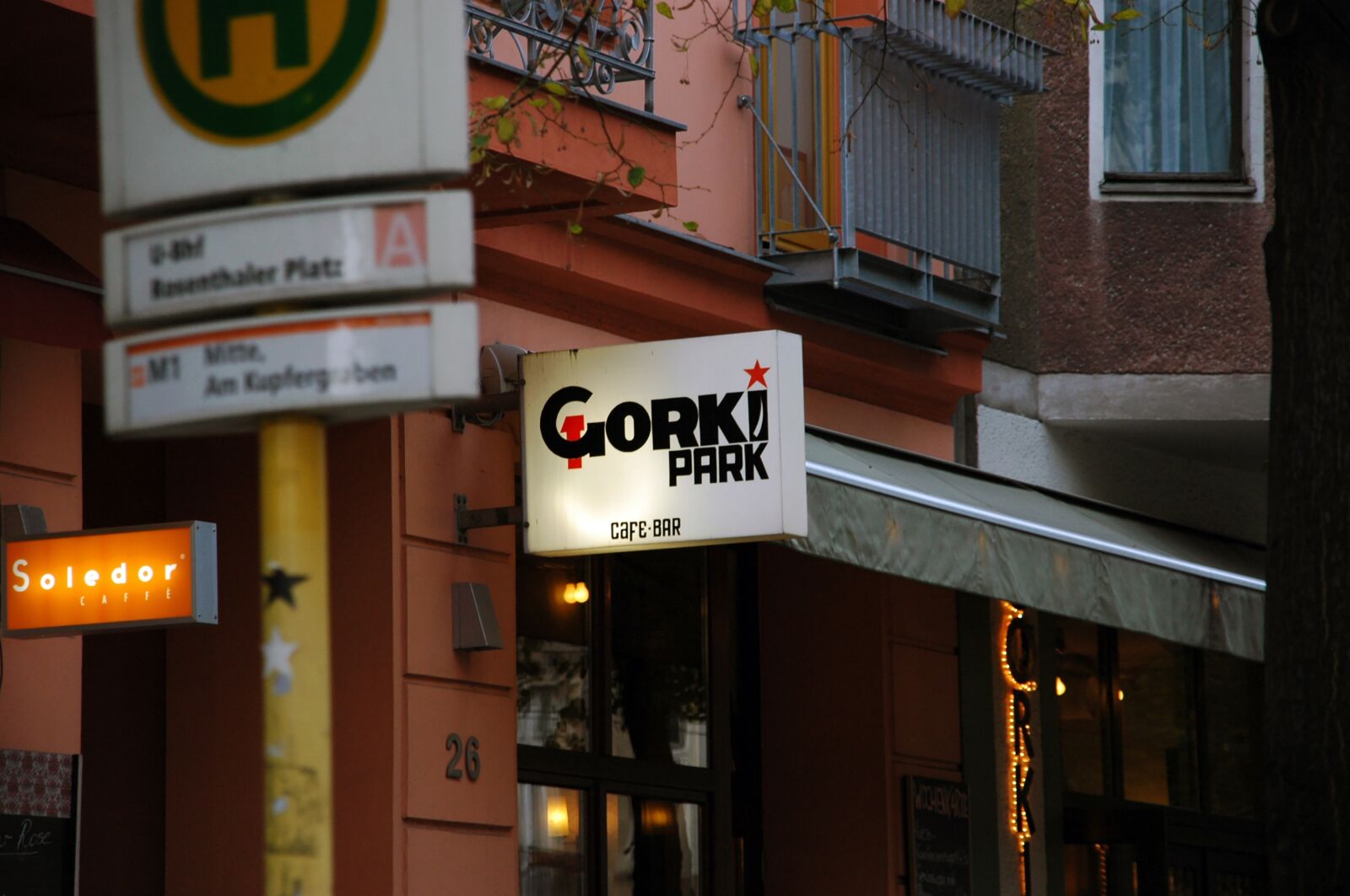 Nikon D70s sample photo. Berlin, capital, architecture photography