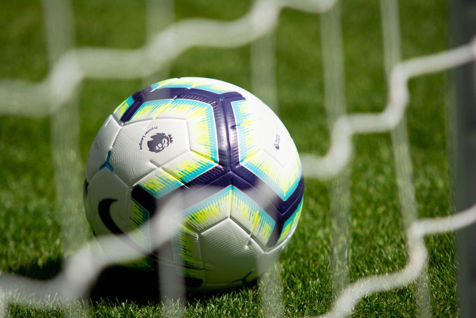 Nikon D5200 sample photo. Footballs, football, premier league photography