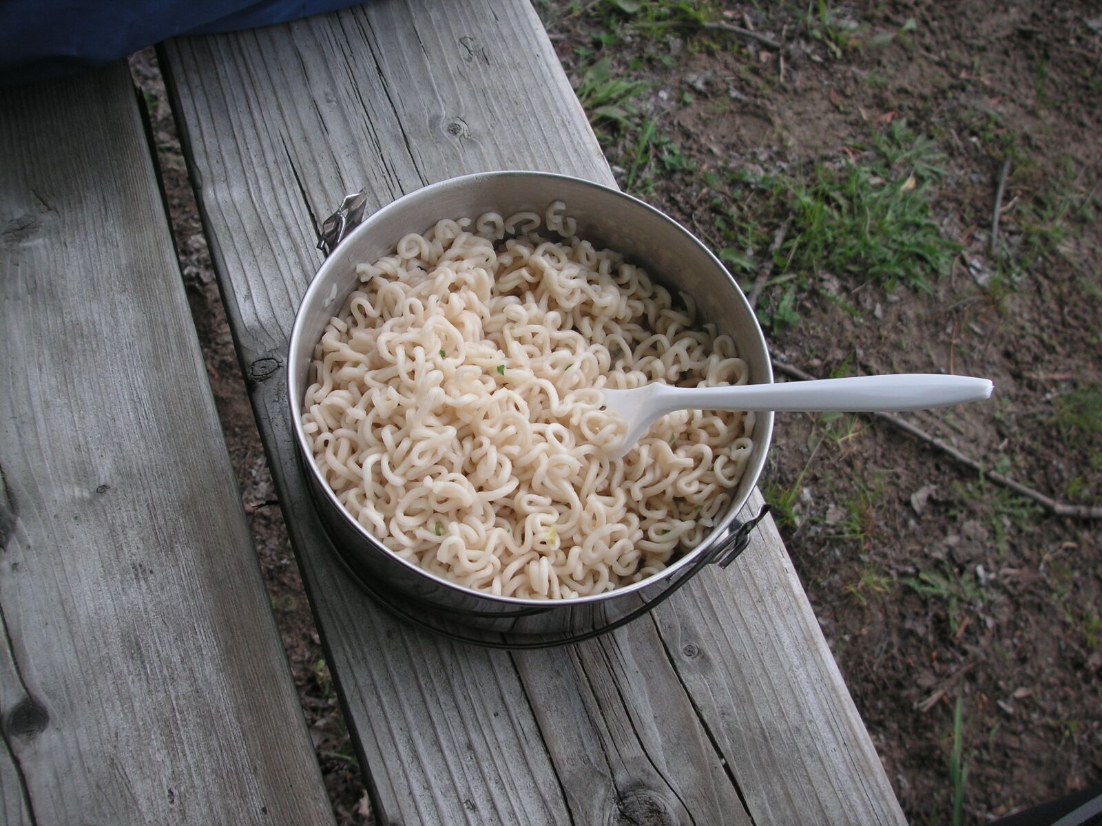 KONICA MINOLTA DiMAGE X60 sample photo. Food, camping, summer photography