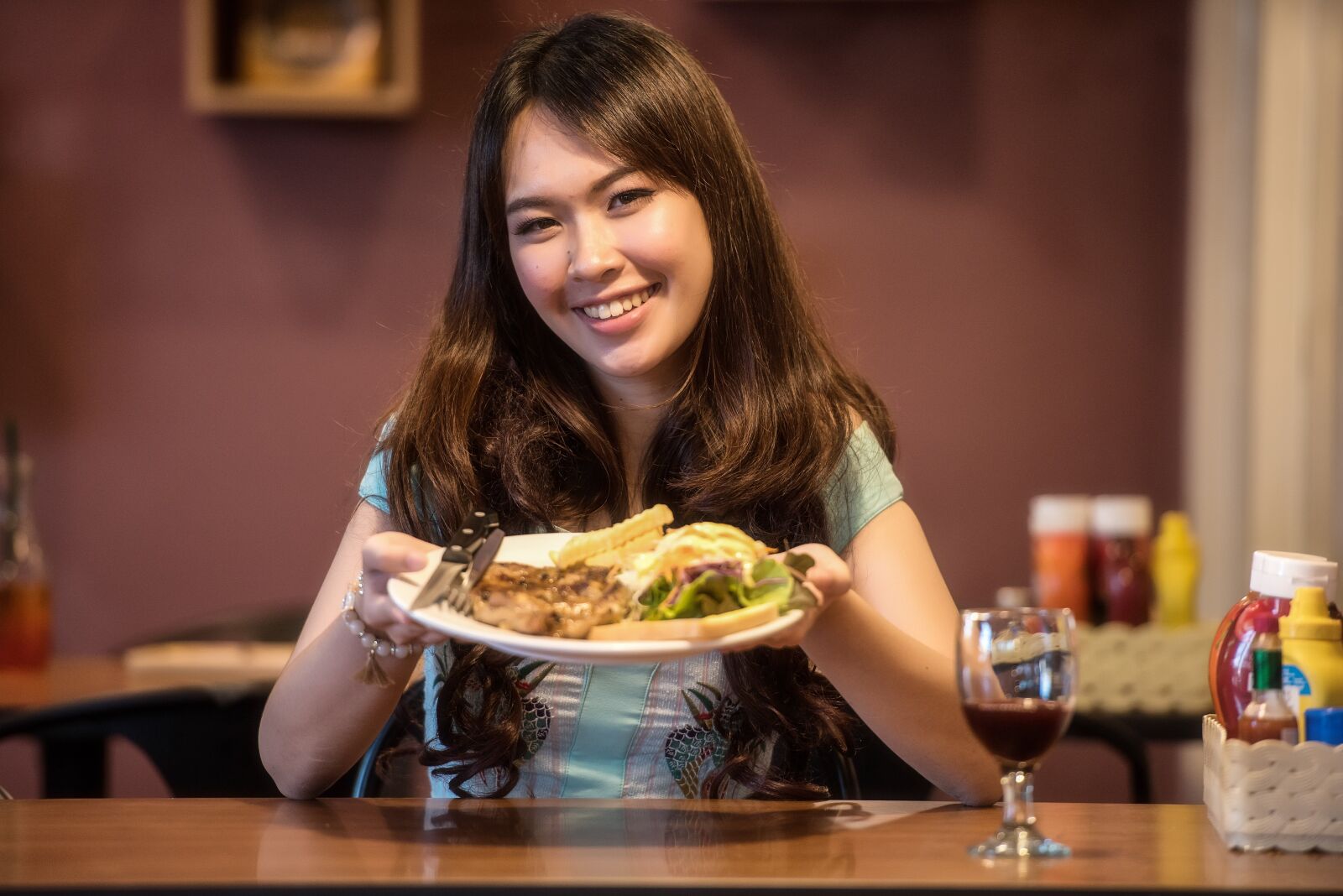Nikon D810 sample photo. Steak, hungry, turkey photography