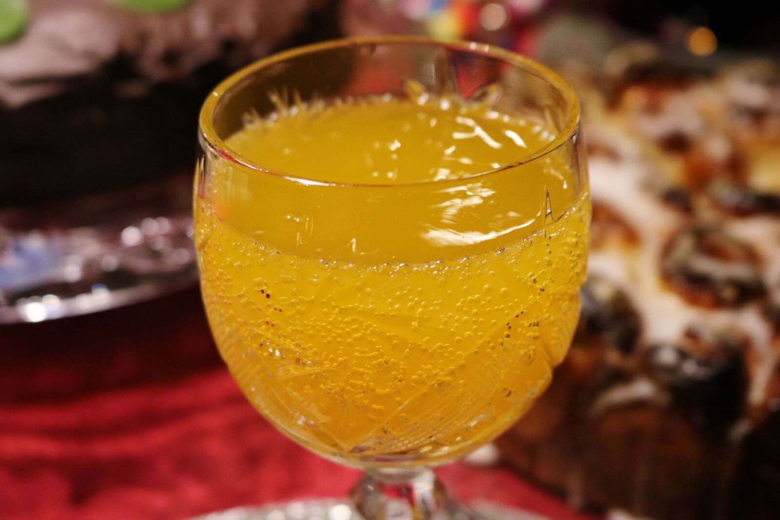 Canon EOS 750D (EOS Rebel T6i / EOS Kiss X8i) sample photo. Drink, tipple, glass photography