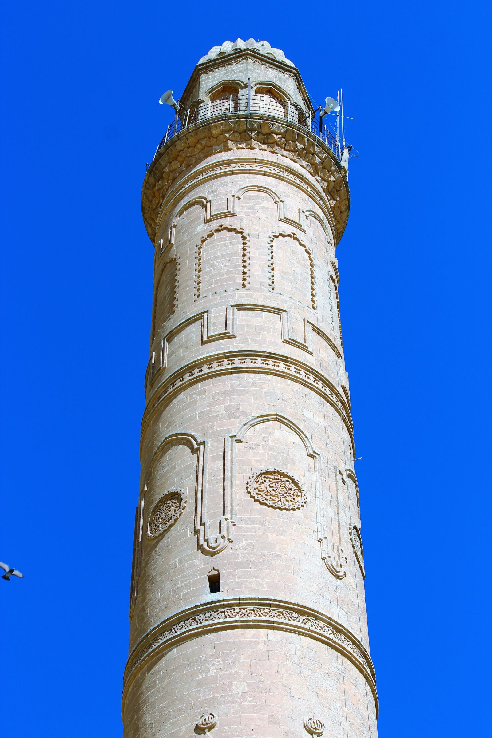 Canon EOS 600D (Rebel EOS T3i / EOS Kiss X5) sample photo. Architecture, tower, sky photography