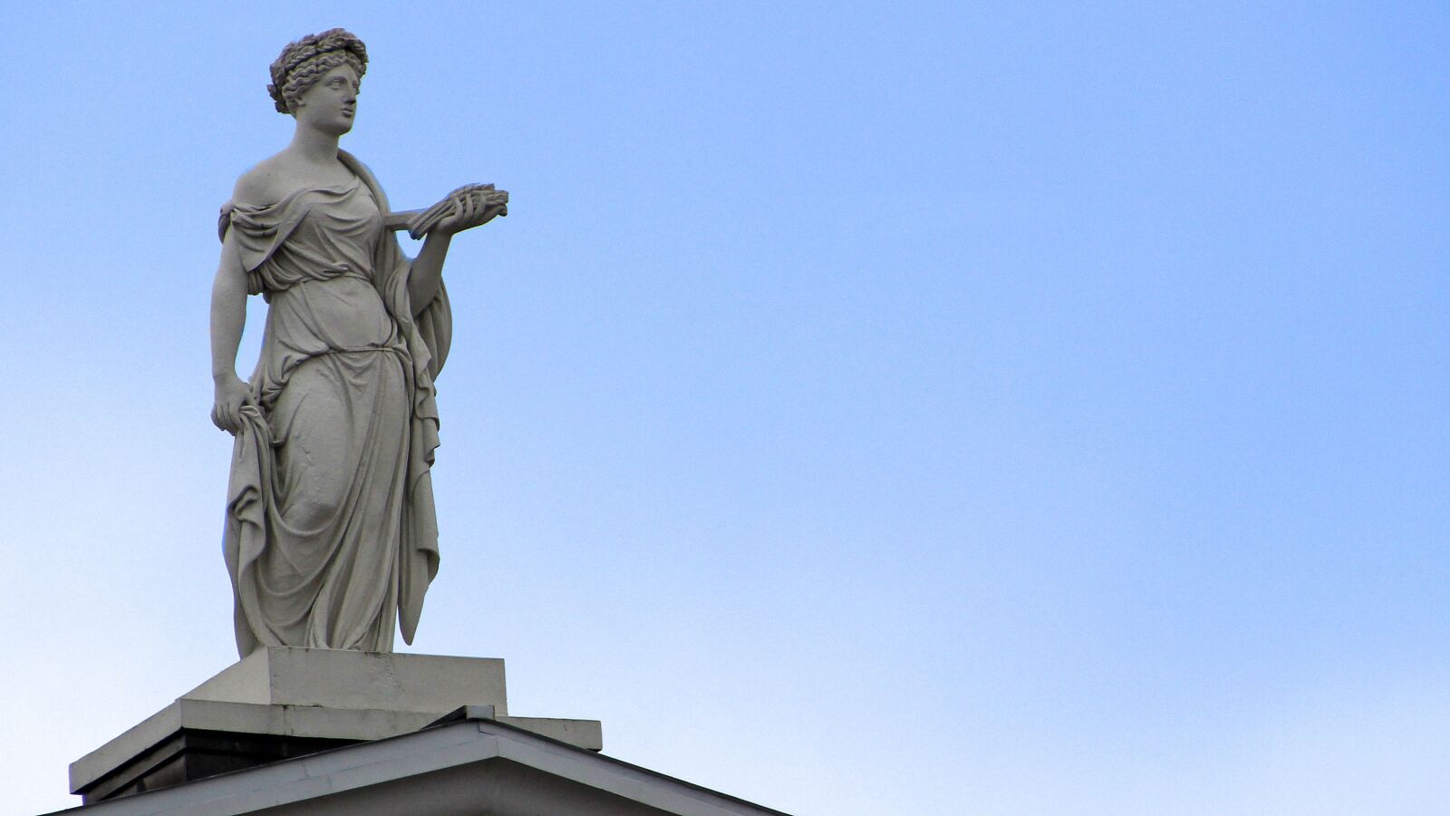 Canon EOS 600D (Rebel EOS T3i / EOS Kiss X5) sample photo. Statue, sky, travel photography