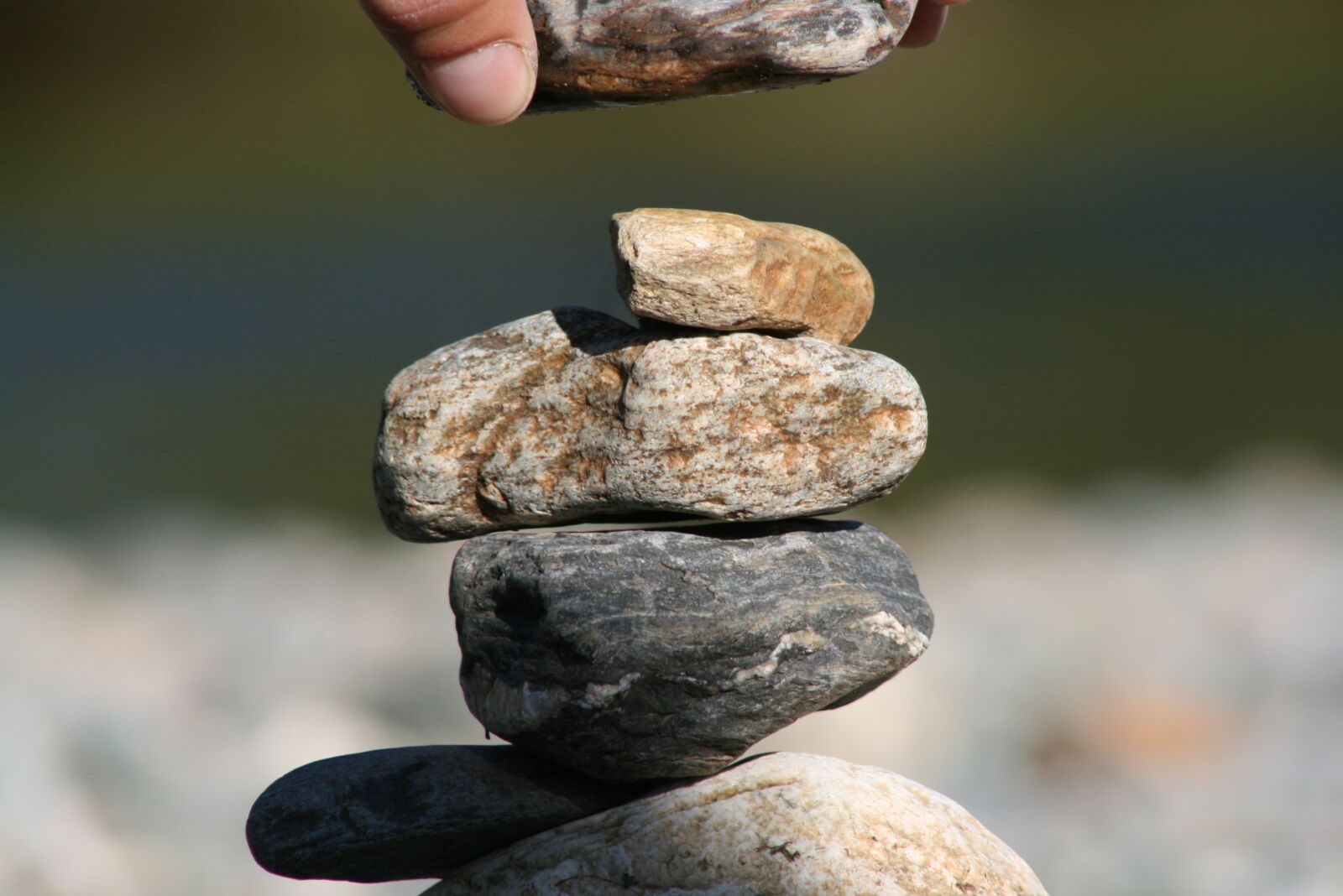 Canon EOS 400D (EOS Digital Rebel XTi / EOS Kiss Digital X) sample photo. Stones, pebble, river photography