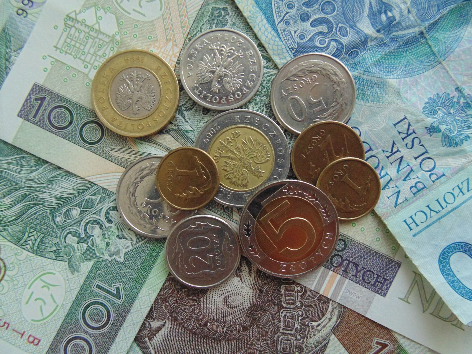 Sony Cyber-shot DSC-H200 sample photo. Money, polish, banknote photography