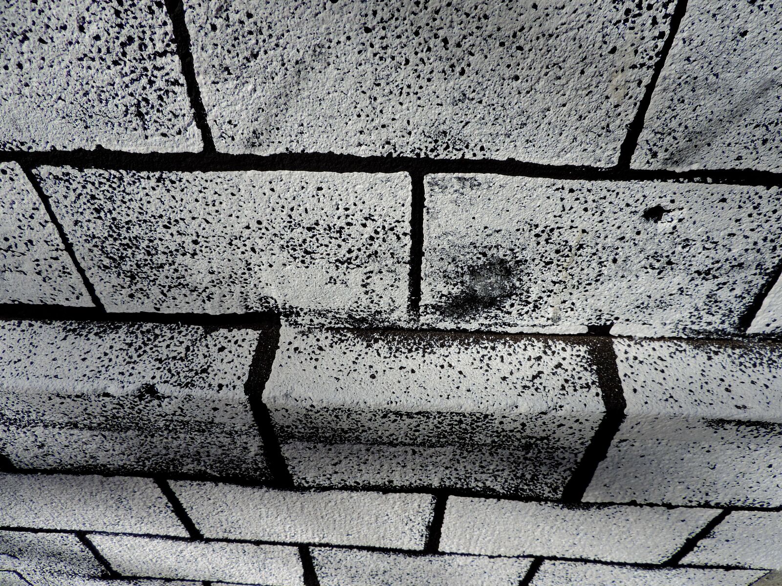 Nikon Coolpix P520 sample photo. Old, surface, texture, cube photography