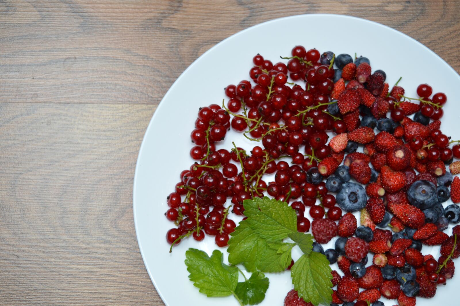 Nikon D3200 sample photo. Fruit, summer, foodstuffs photography