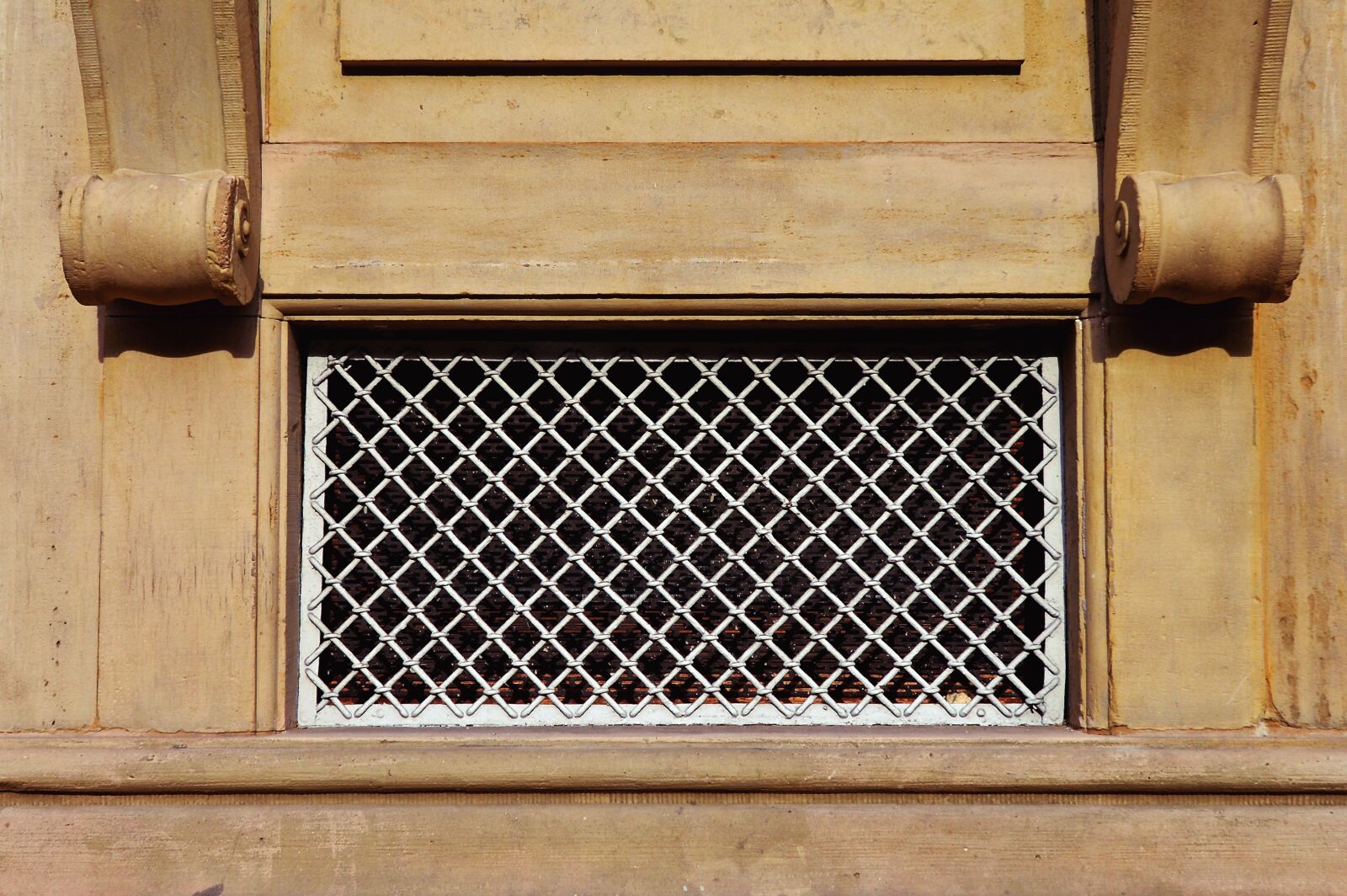 Nikon D3200 sample photo. Basement, basement bars, lattice photography