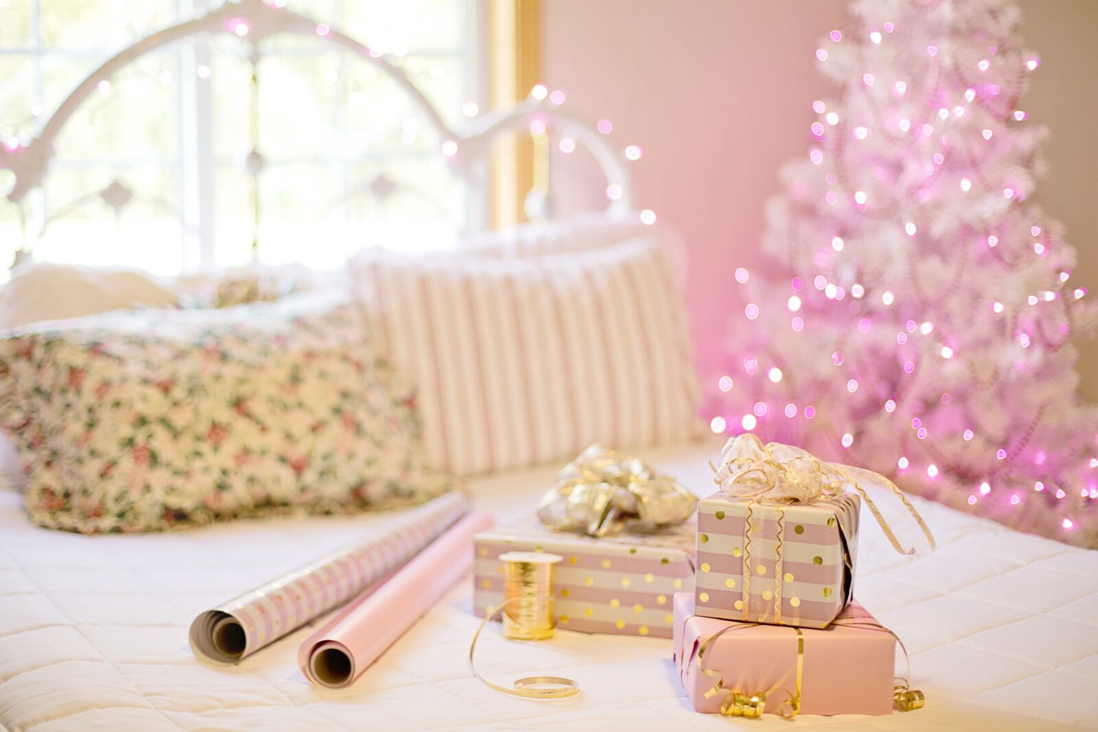 Canon EF 50mm F1.4 USM sample photo. Christmas, pink, presents photography