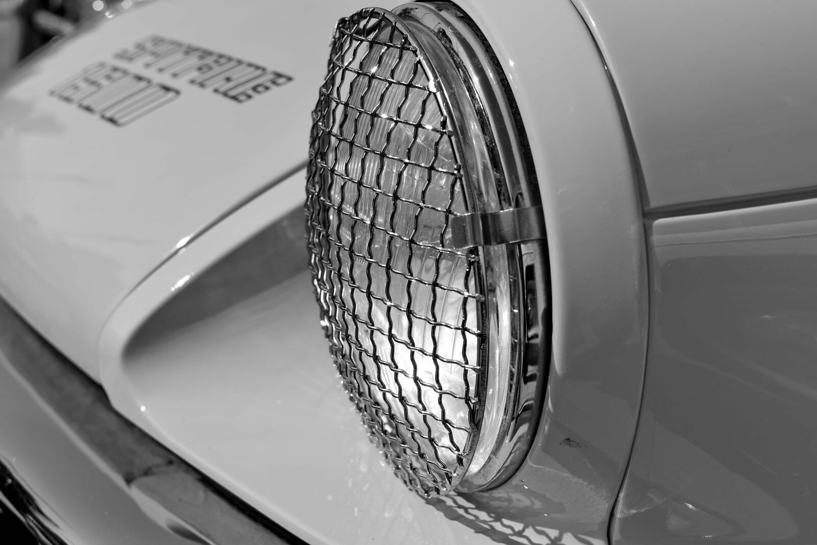 Nikon D5500 sample photo. Chrome, headlight, monochrome, device photography