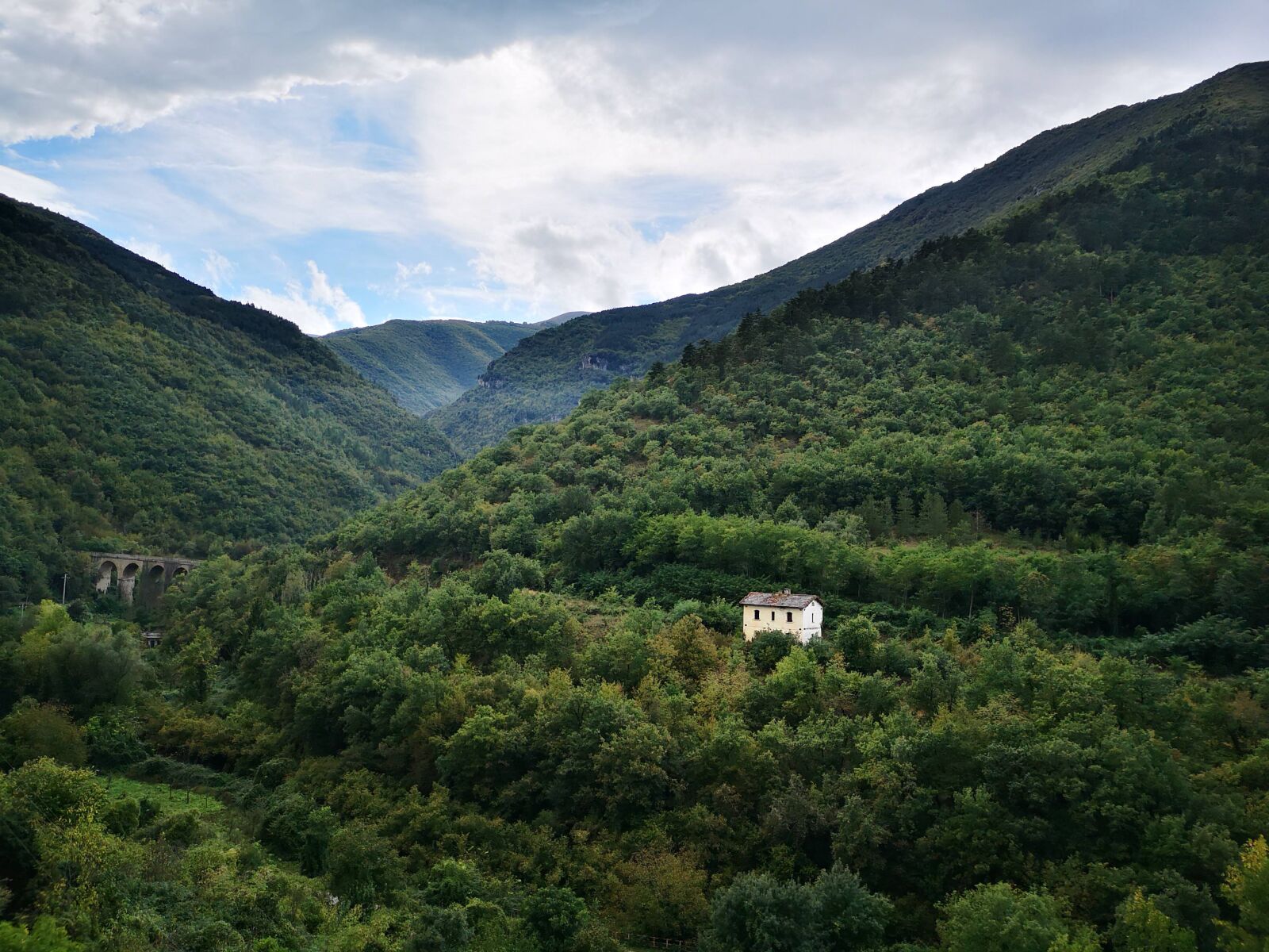 HUAWEI CLT-L09 sample photo. Pettorano sul gizio, abruzzo photography