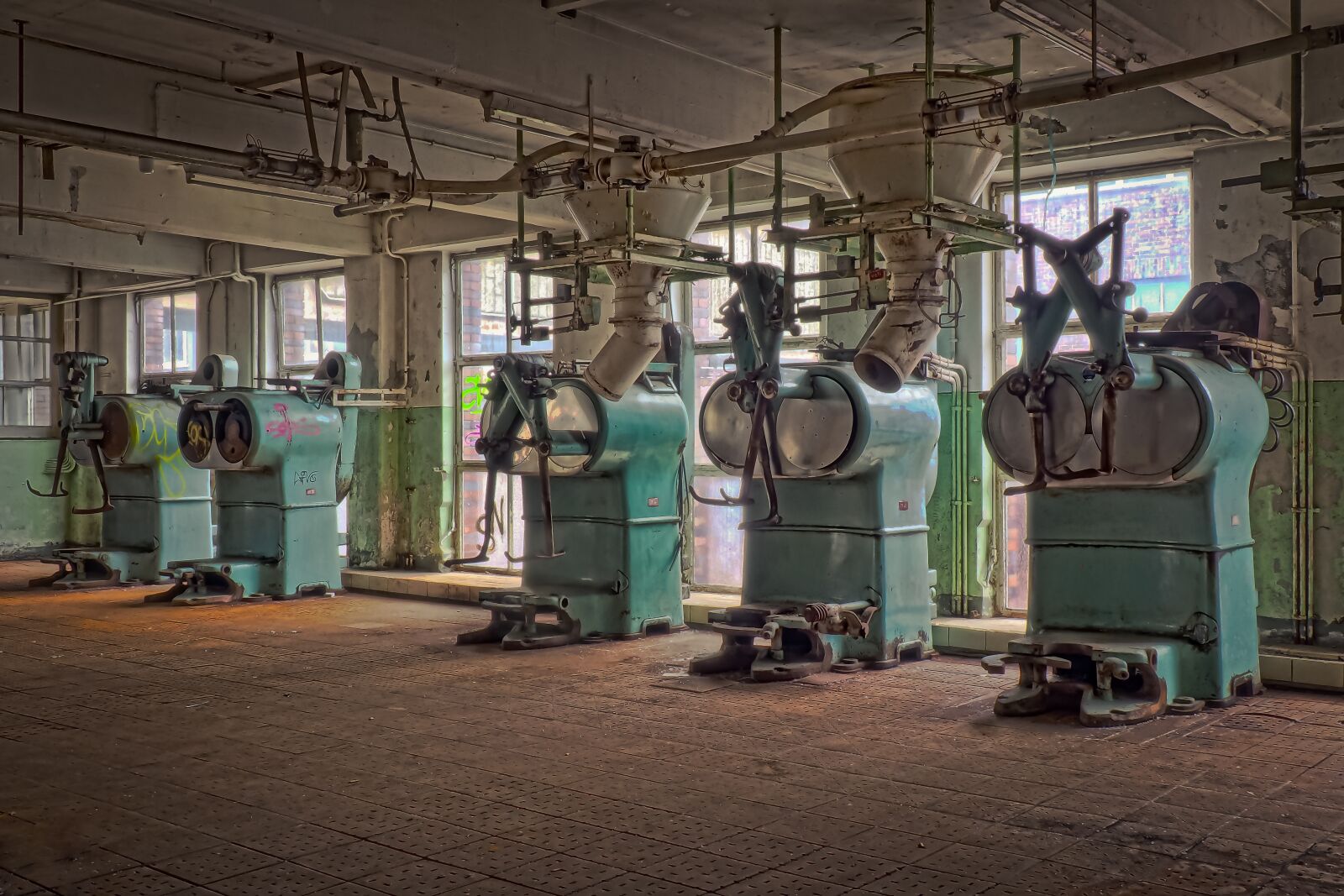 Olympus OM-D E-M10 sample photo. Lost places, hall, pforphoto photography
