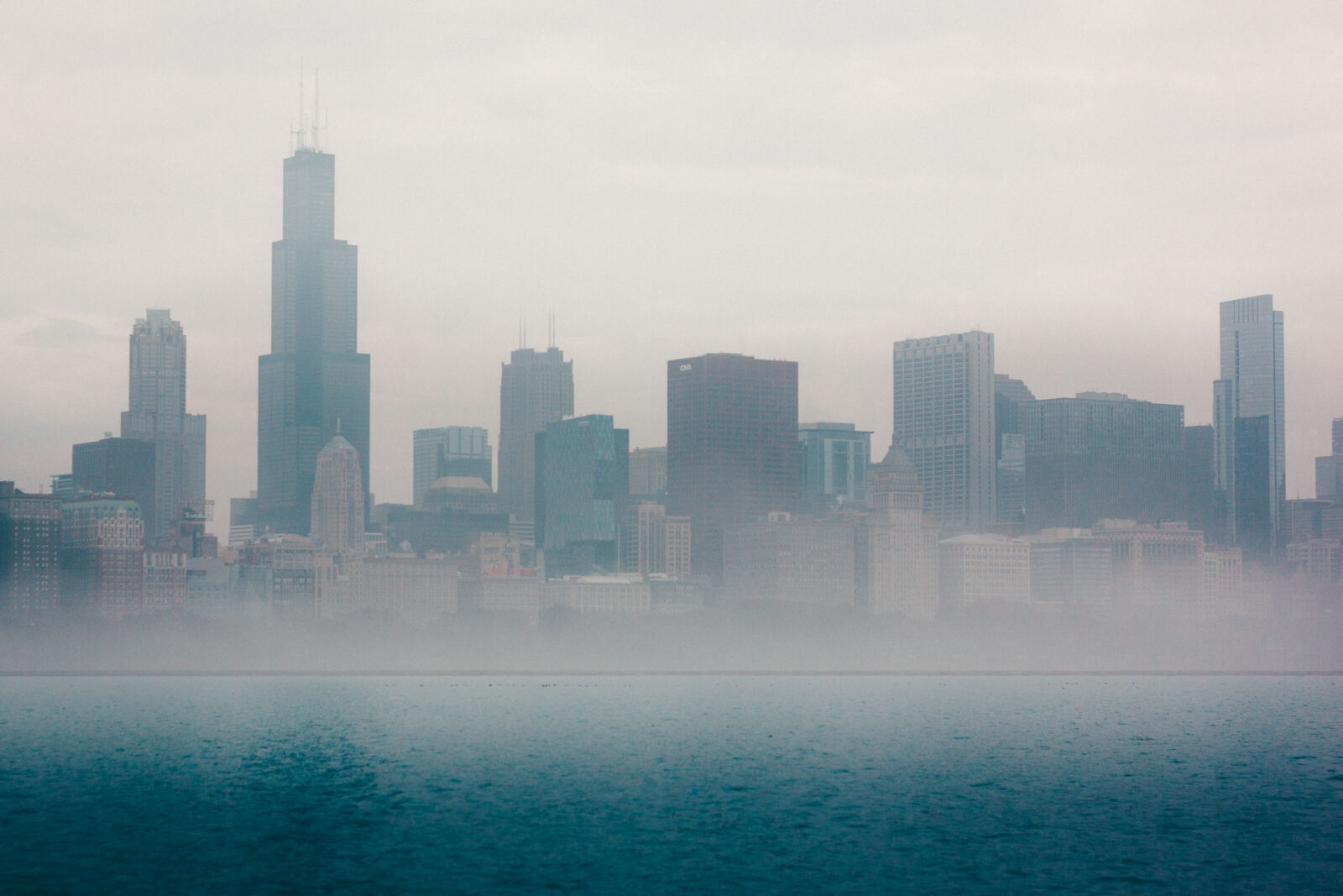 Canon EOS 500D (EOS Rebel T1i / EOS Kiss X3) sample photo. Chicago, chicago, skyline, fog photography