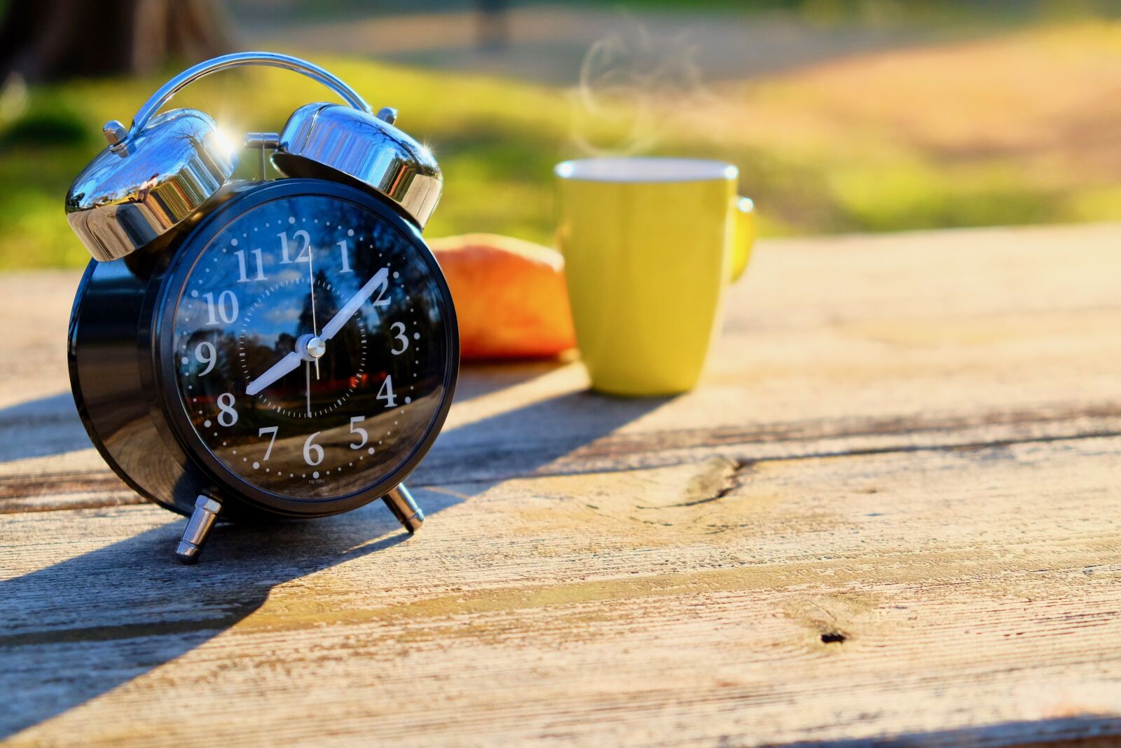 Fujifilm X-T10 sample photo. Morning, alarm clock, breakfast photography
