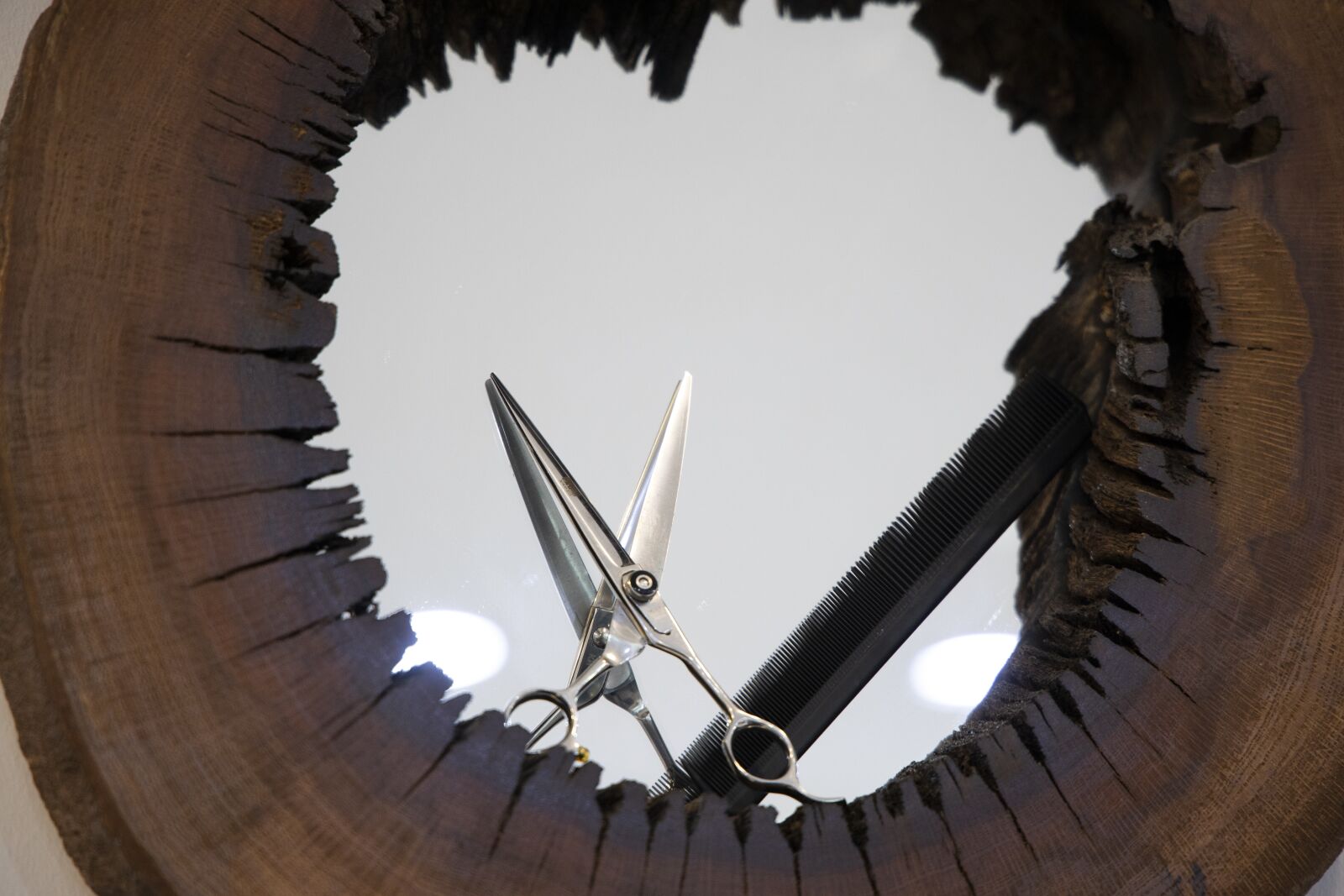 Canon RF 24-105mm F4L IS USM sample photo. Scissors, hack, hair photography
