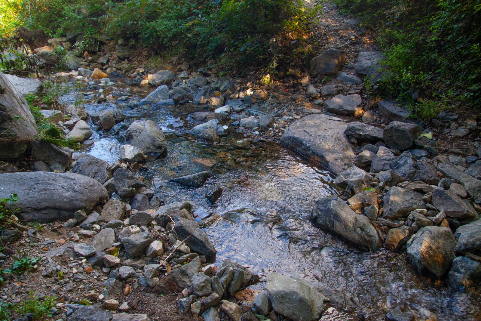 Tamron SP AF 17-50mm F2.8 XR Di II LD Aspherical (IF) sample photo. The creek, streams, valley photography