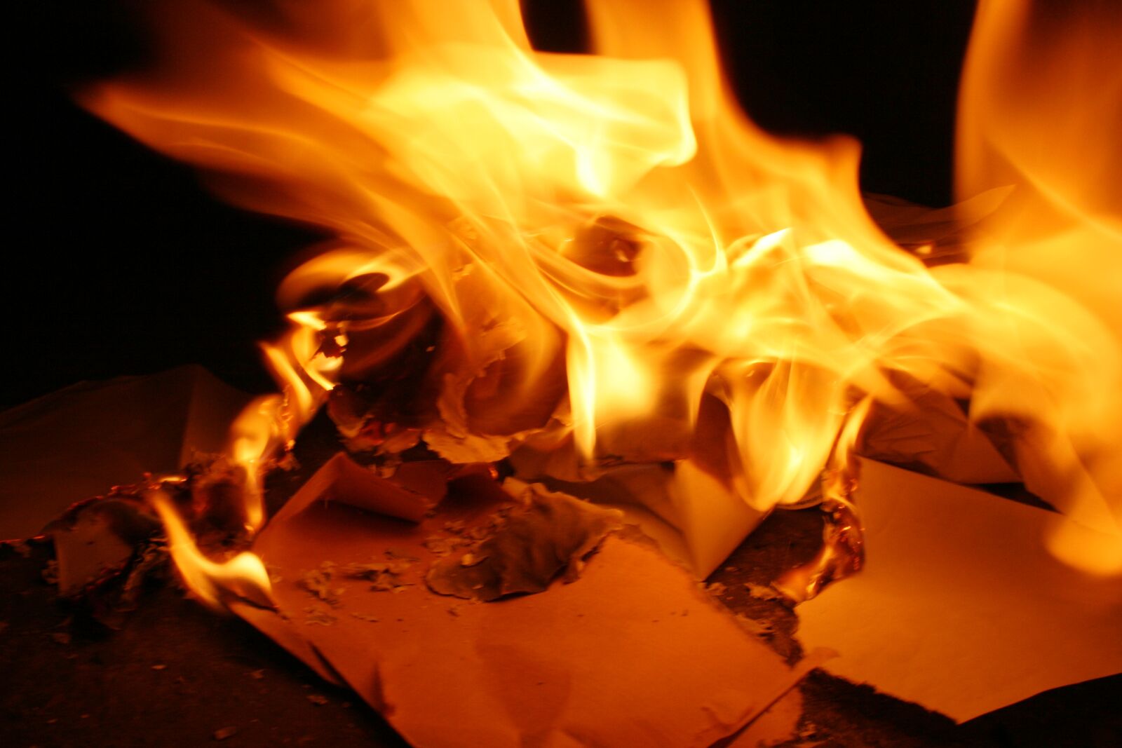 Canon EF-S 18-55mm F3.5-5.6 II sample photo. Brave, broken, conflict, fire photography