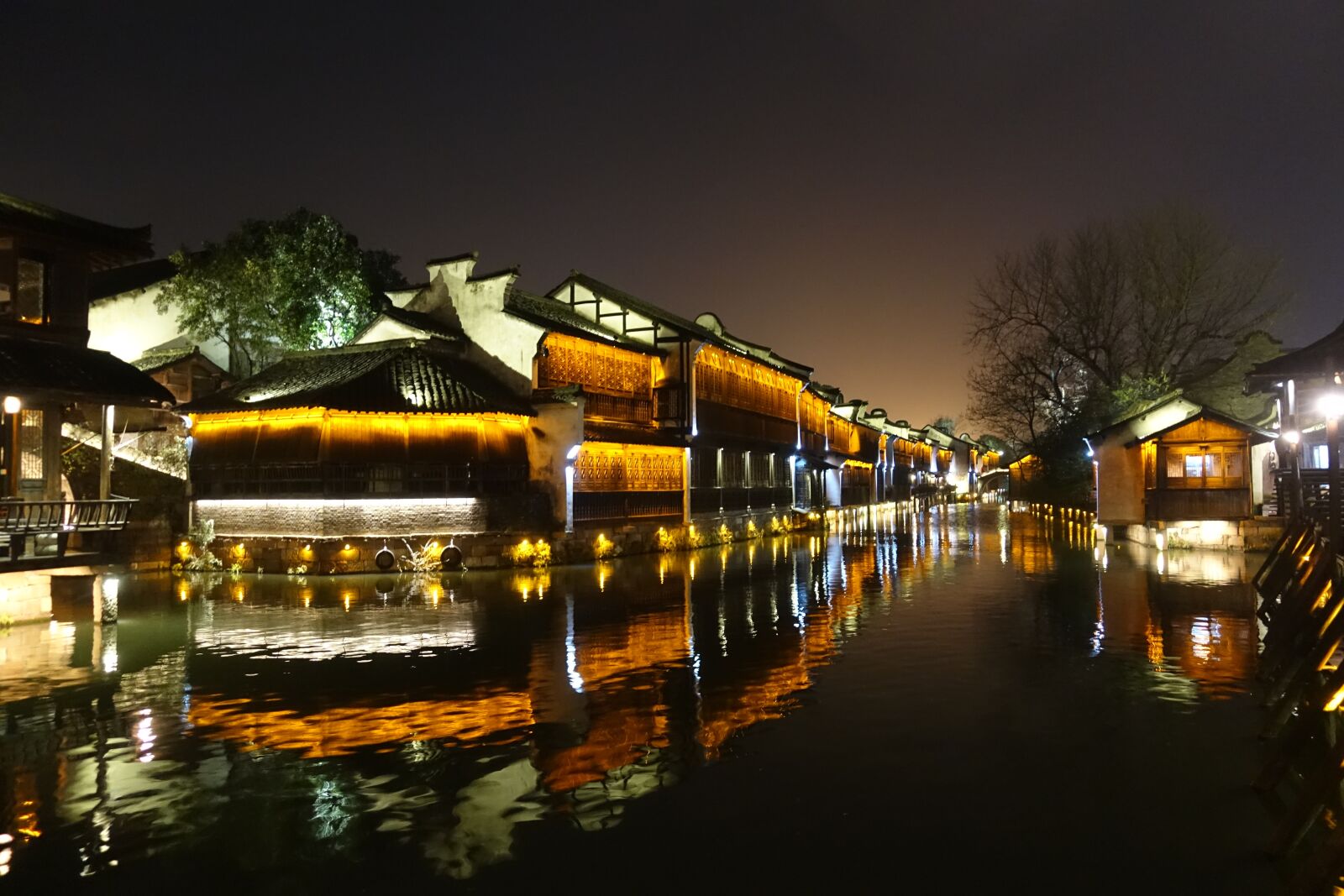 Sony DSC-RX100M5 sample photo. Night view, people's republic photography