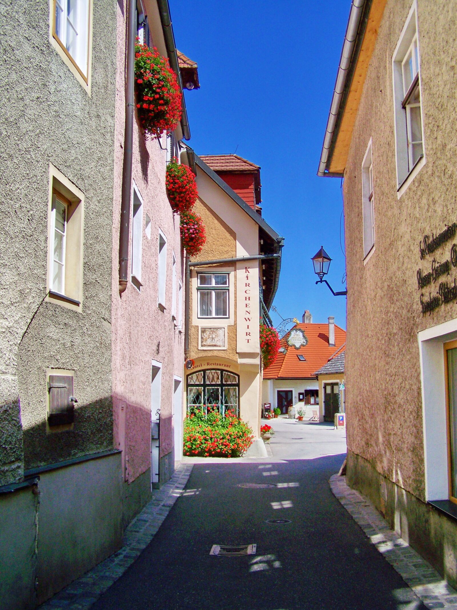 Kodak EASYSHARE ZD710 ZOOM DIGITAL CAMERA sample photo. Street details, weissen kirchen photography