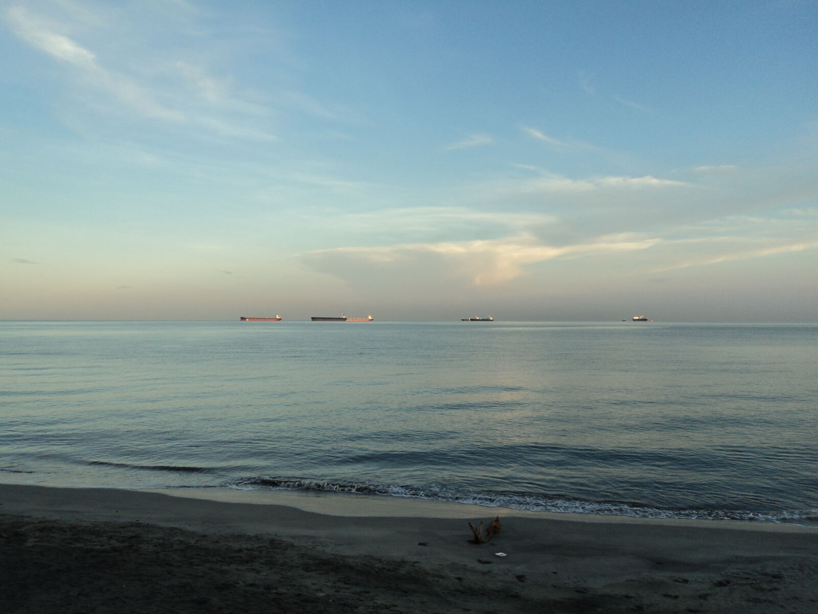 Sony Cyber-shot DSC-W310 sample photo. Calm, sea, horizon, ships photography