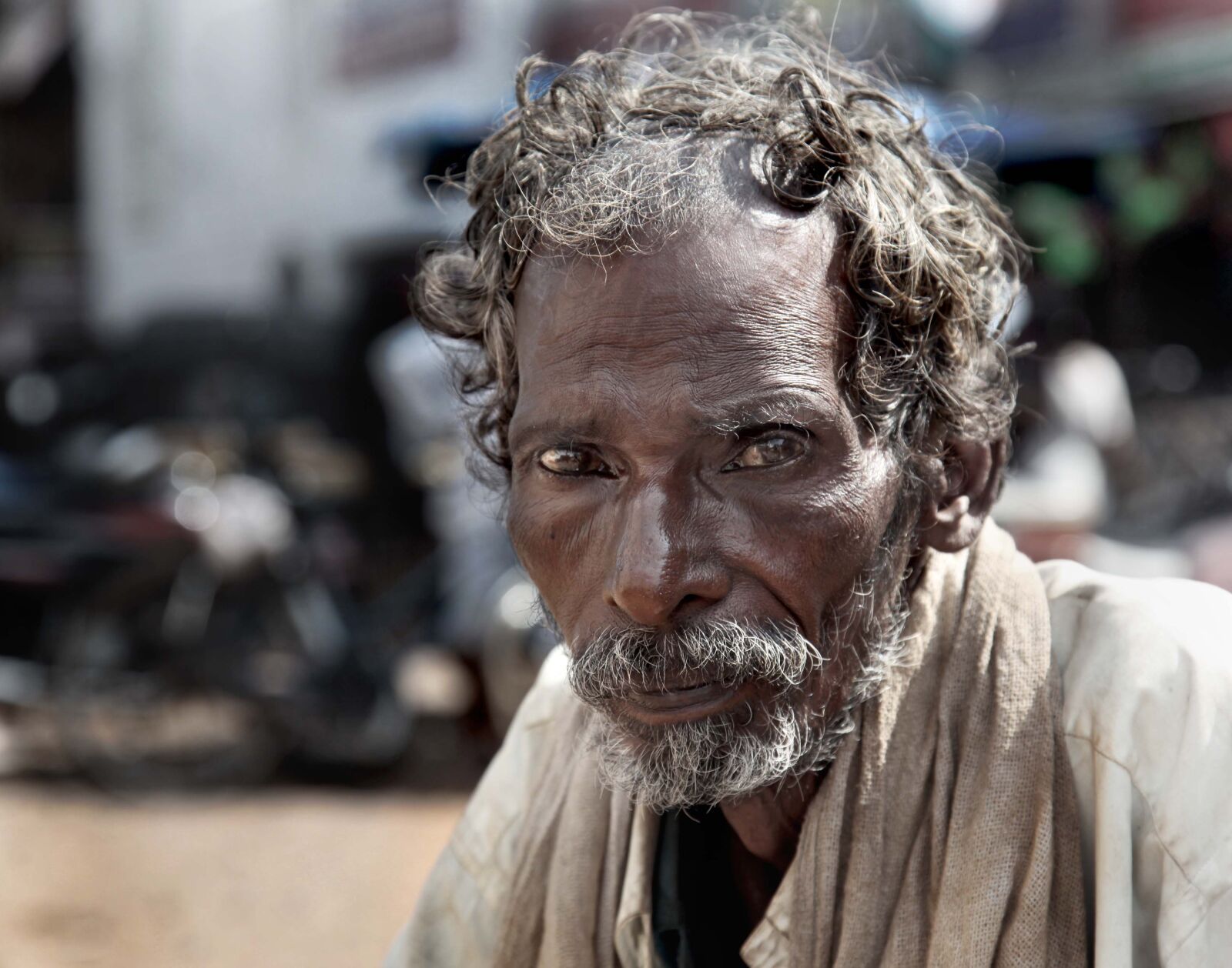 Canon EOS 5D Mark II sample photo. Beggar, india, old photography