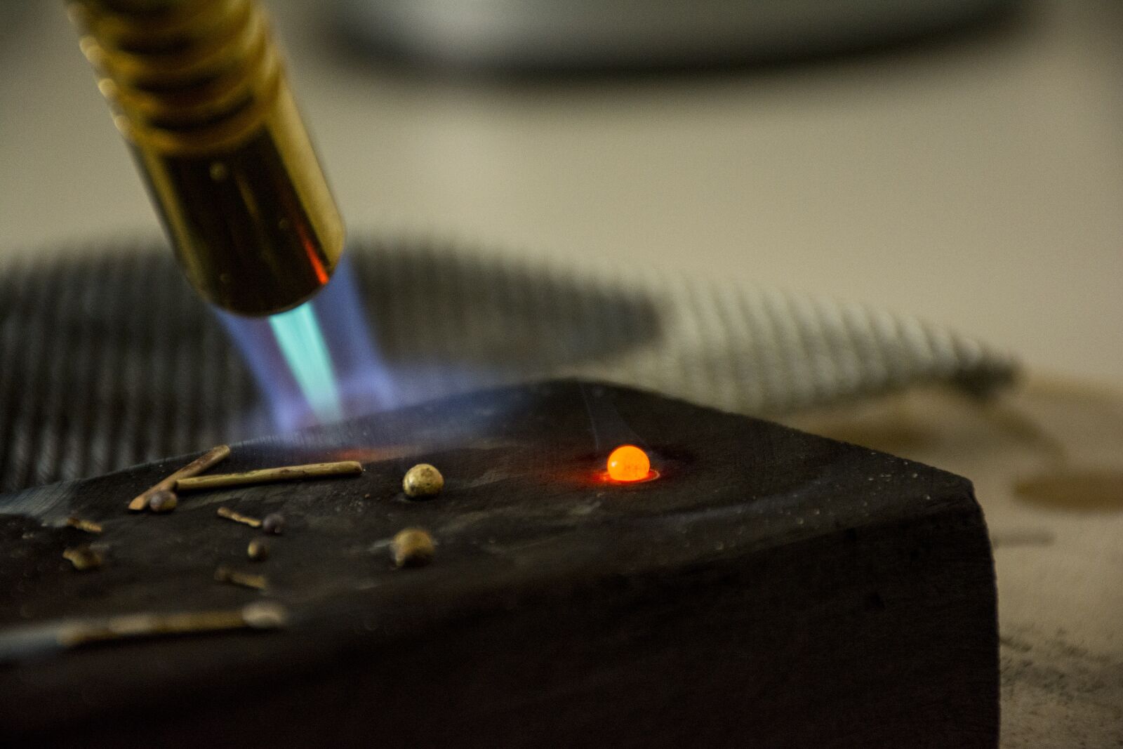 Nikon D7100 sample photo. Wood, still life, fire photography