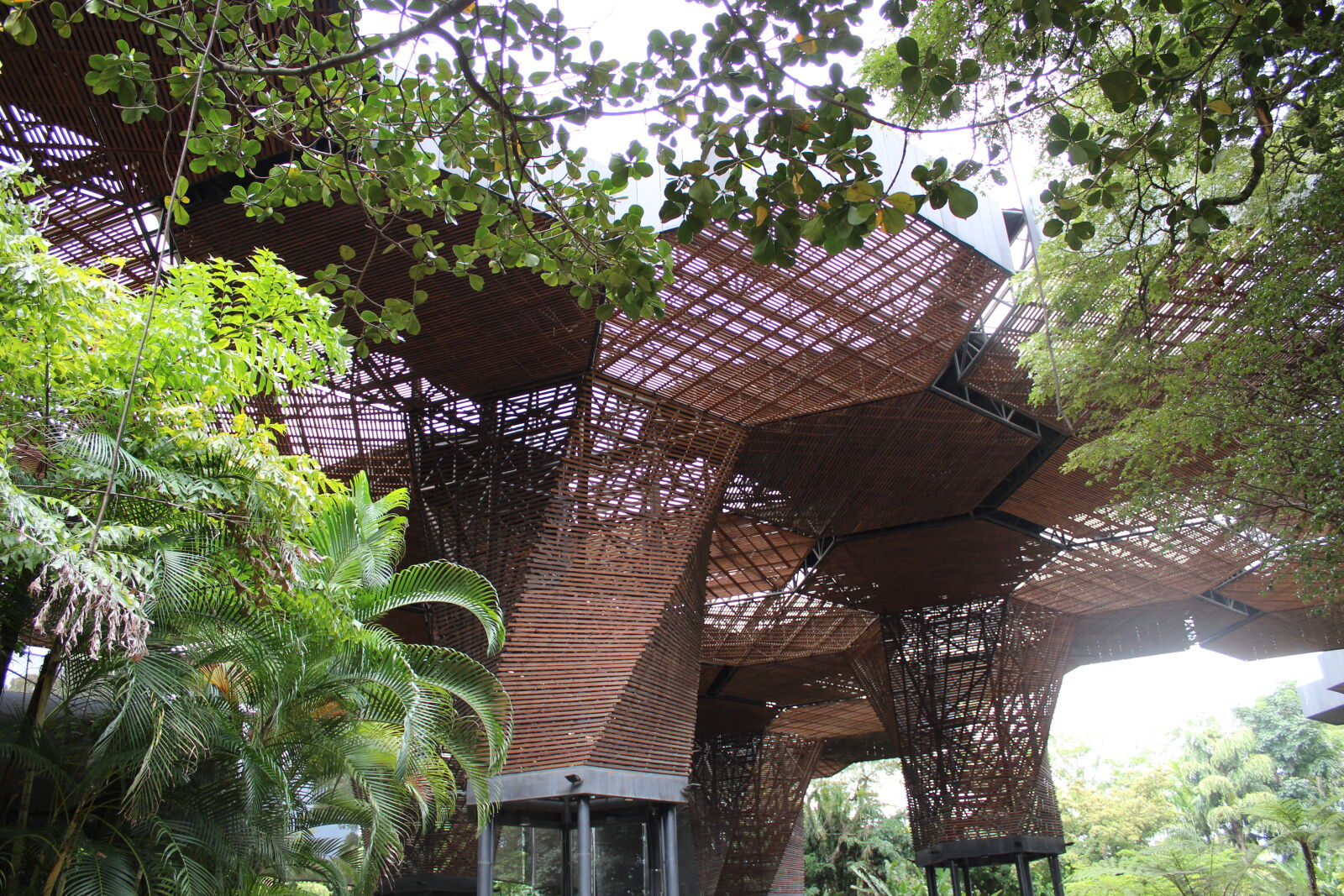 Canon EOS 1300D (EOS Rebel T6 / EOS Kiss X80) sample photo. Building, orquideorama photography