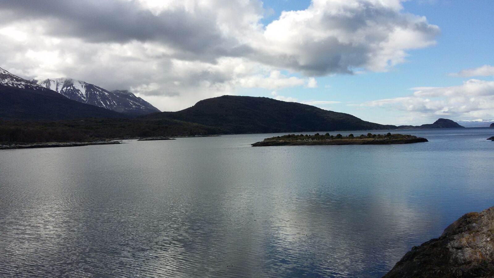 Samsung Galaxy S5 Mini sample photo. Austral, lake, mountains photography