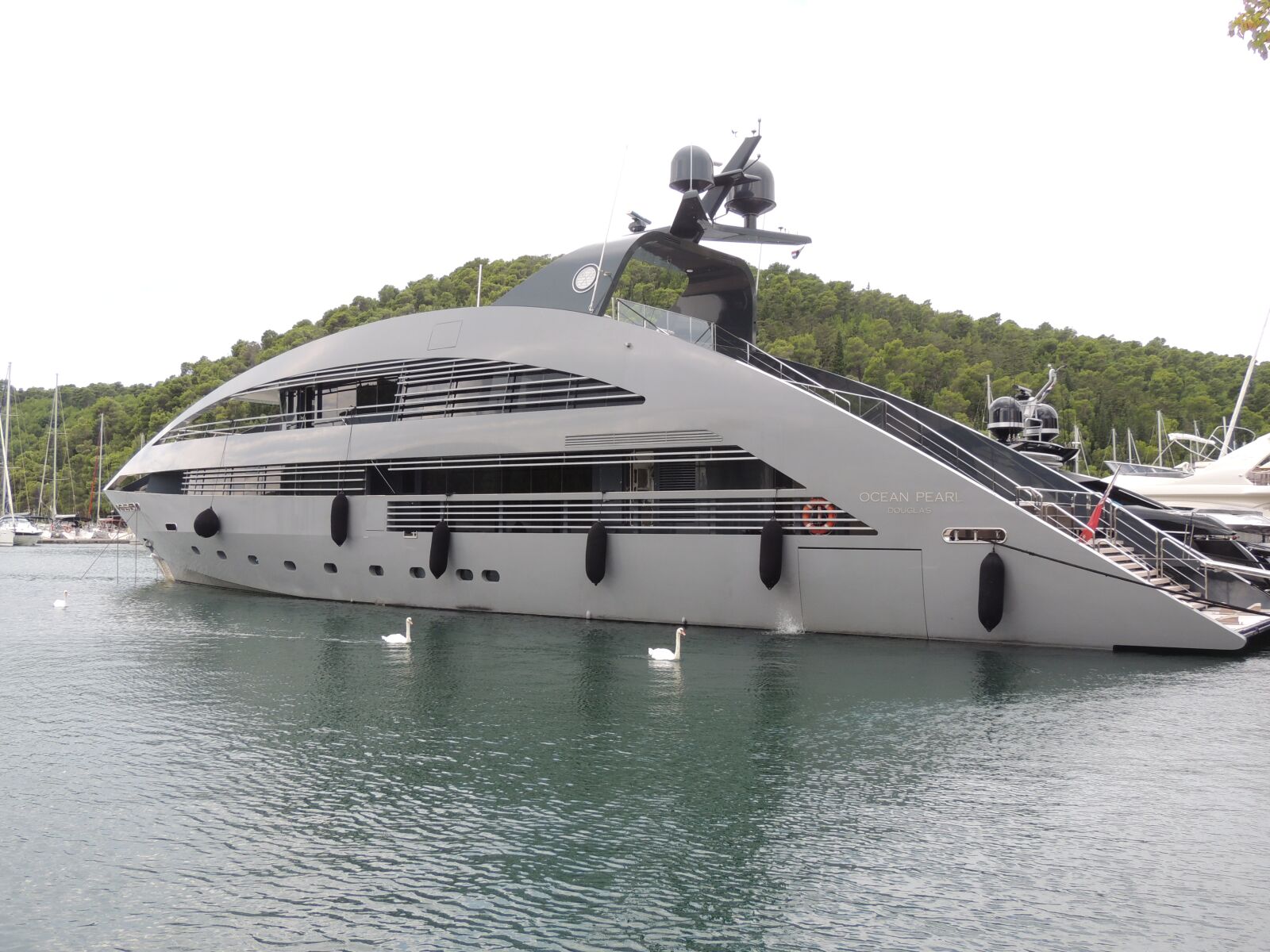 Nikon Coolpix P510 sample photo. Waters, travel, luxury yacht photography