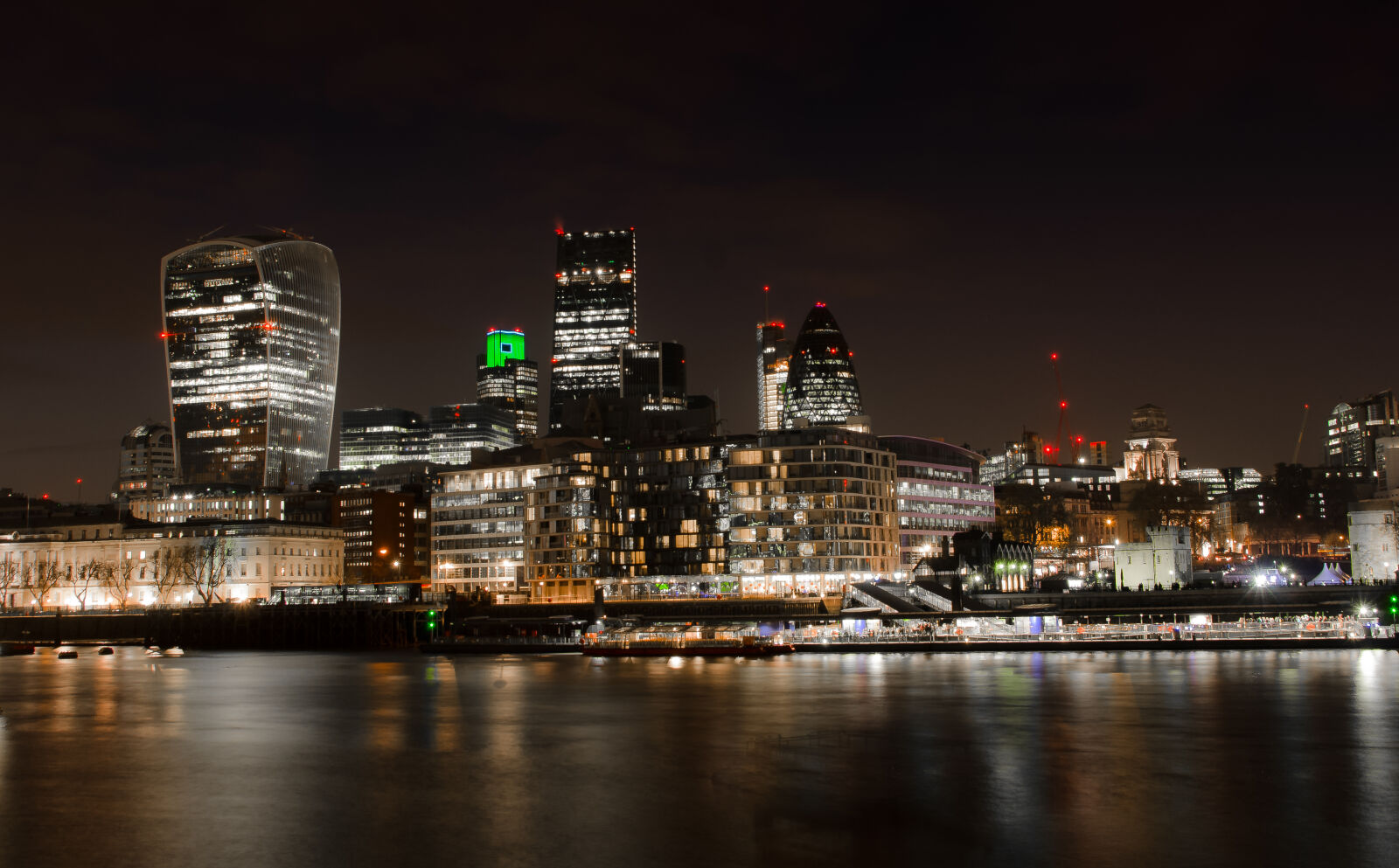 Nikon D7000 sample photo. Night, office, business, finance photography