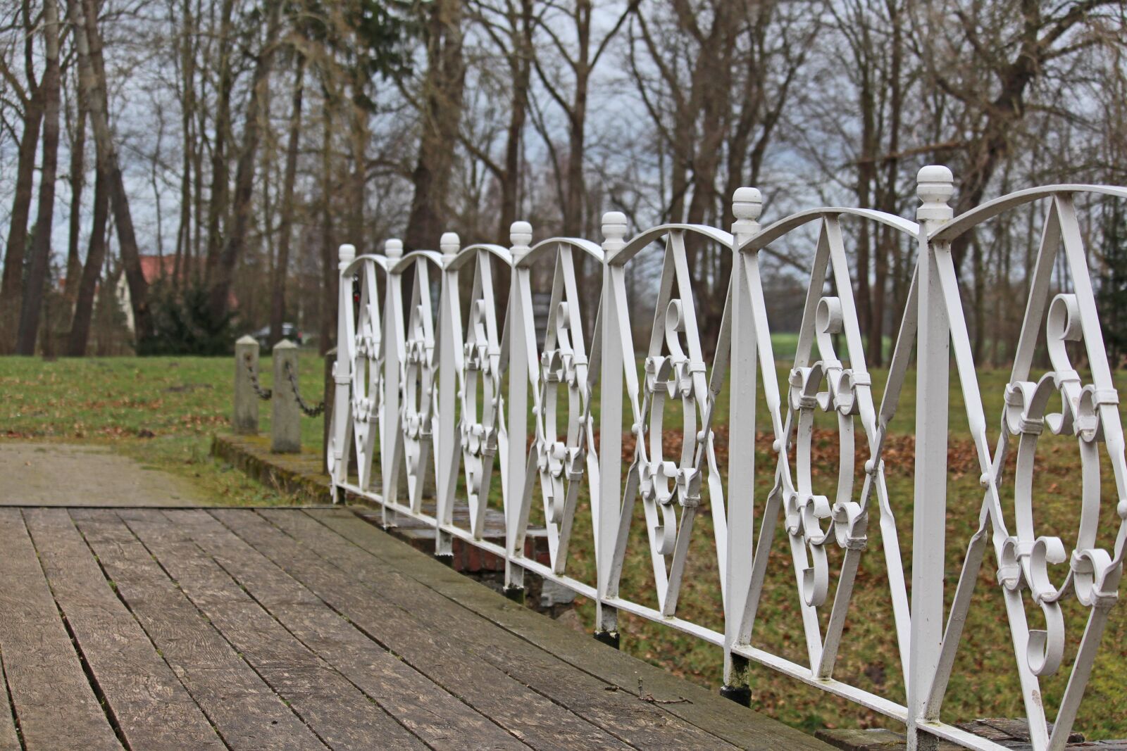 Canon EF-S 55-250mm F4-5.6 IS STM sample photo. Bridge, park bridge, park photography