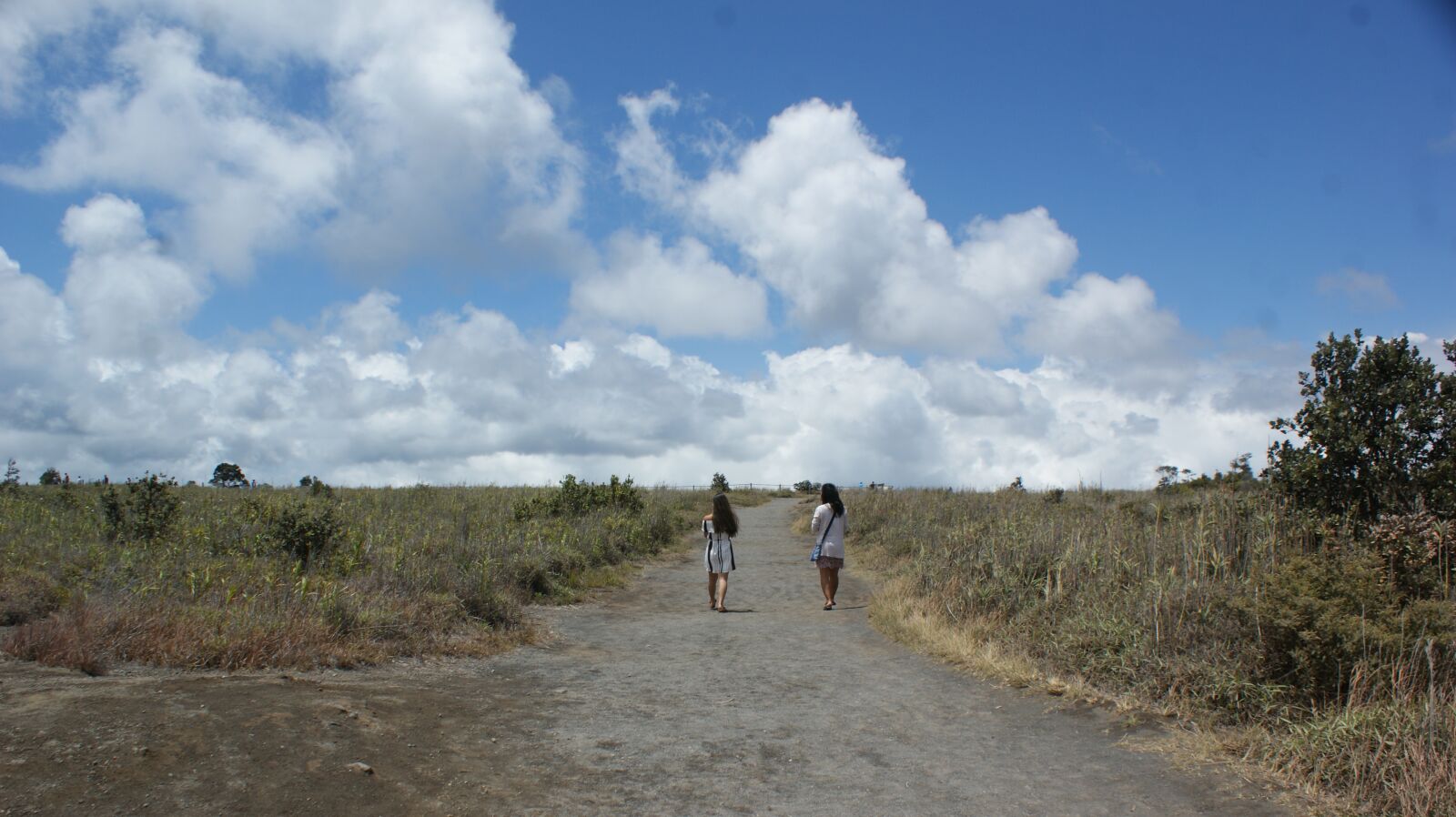 Sony Alpha DSLR-A350 sample photo. Travel, volcano, girls photography