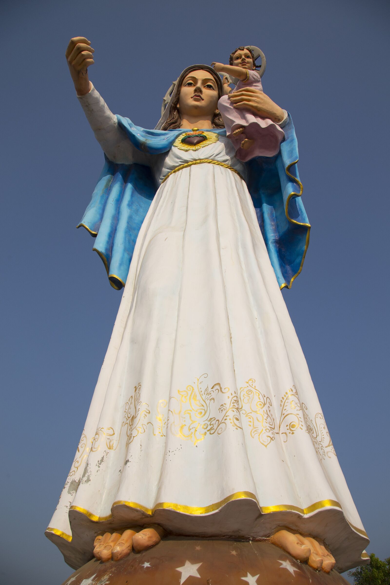 Canon EOS 6D + Canon EF 24-105mm F4L IS USM sample photo. Religion, celebration, mother mary photography