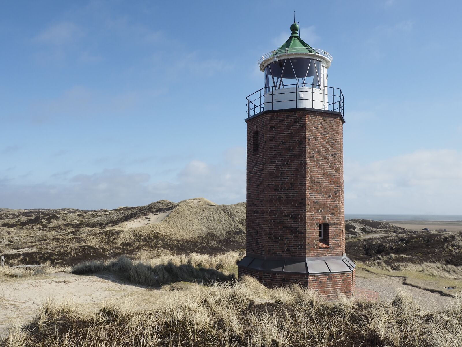 Olympus OM-D E-M5 II + Olympus M.Zuiko Digital ED 12-40mm F2.8 Pro sample photo. Lighthouse, sylt, frisian islands photography