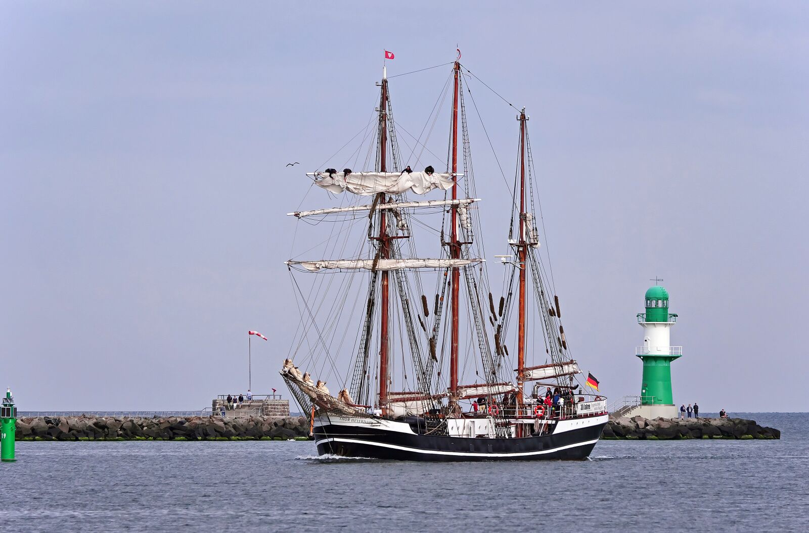 Panasonic Lumix DC-G9 sample photo. Tall ship, hanse sail photography