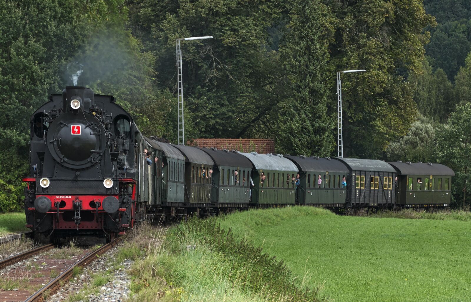 Panasonic Lumix DMC-FZ1000 sample photo. Steam locomotive, tank locomotive photography