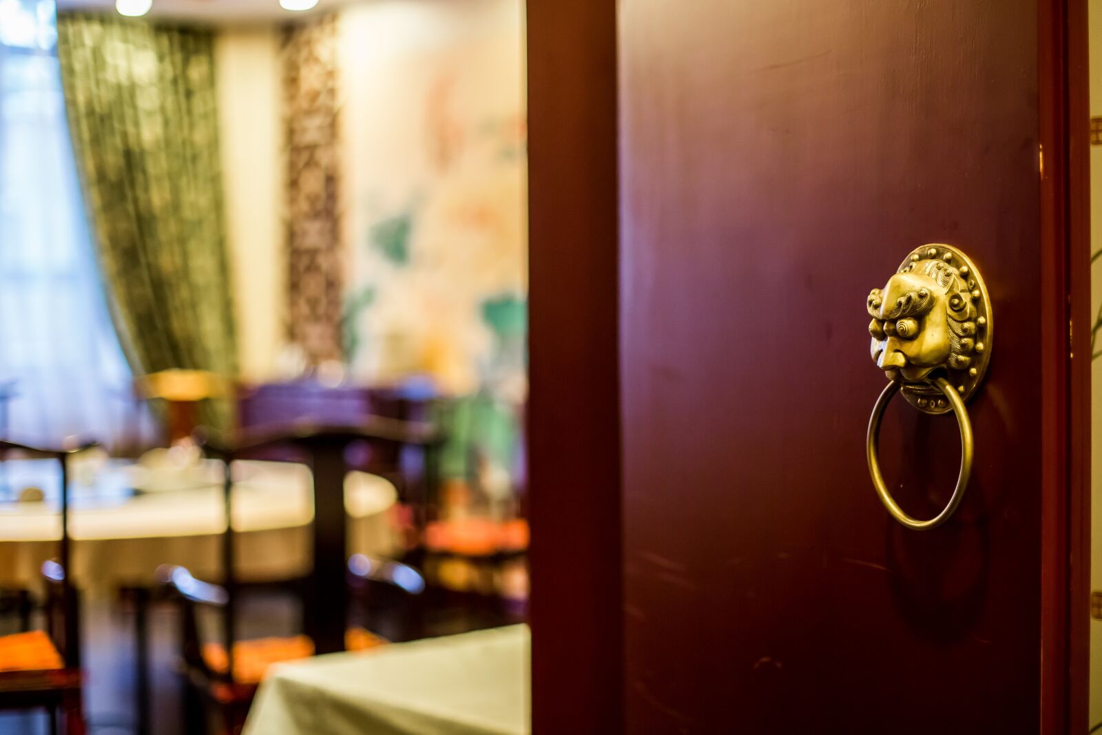 Canon EF 50mm F1.4 USM sample photo. Pen, door, entrance photography