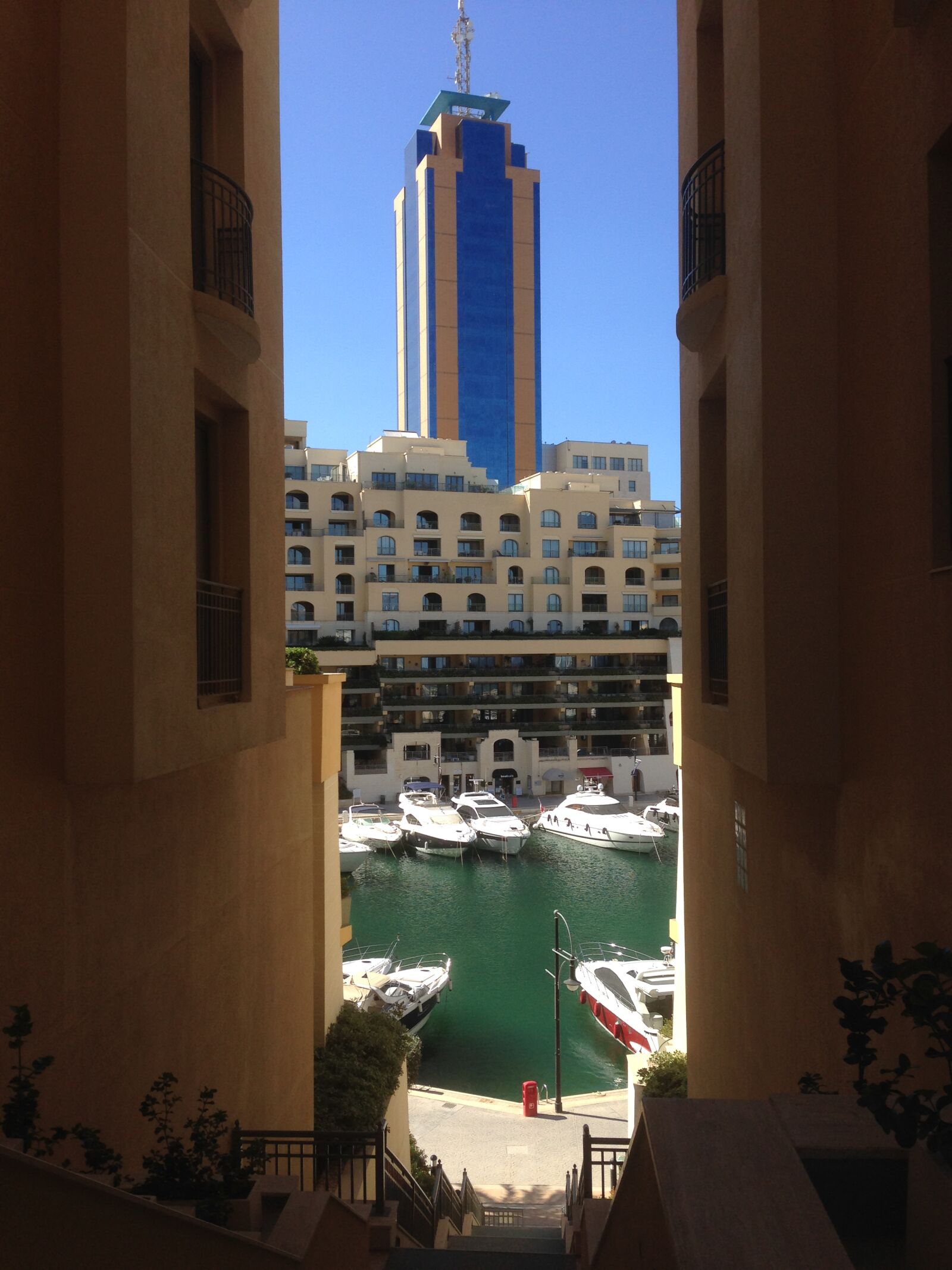 iPhone 5 back camera 4.12mm f/2.4 sample photo. Yachts photography