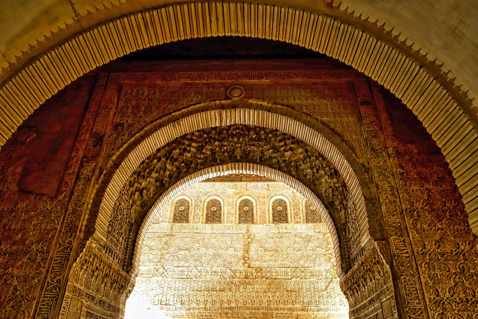 Sony Cyber-shot DSC-RX100 III sample photo. Arch, pattern, decoration photography