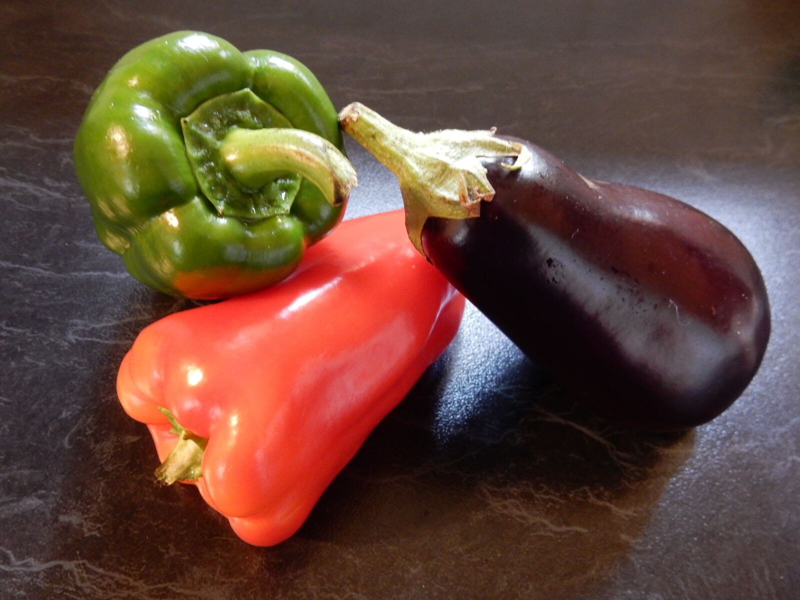 Nikon Coolpix S9900 sample photo. Vegetables, bell peppers, red photography