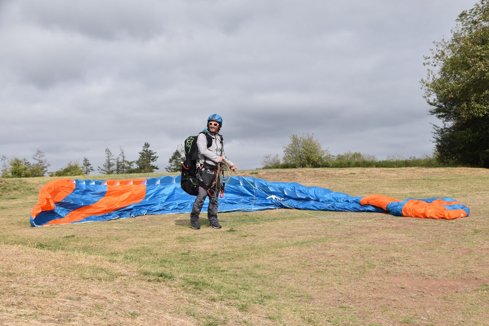 Nikon D5600 sample photo. Paraglider, paragliding, sail unfolded photography