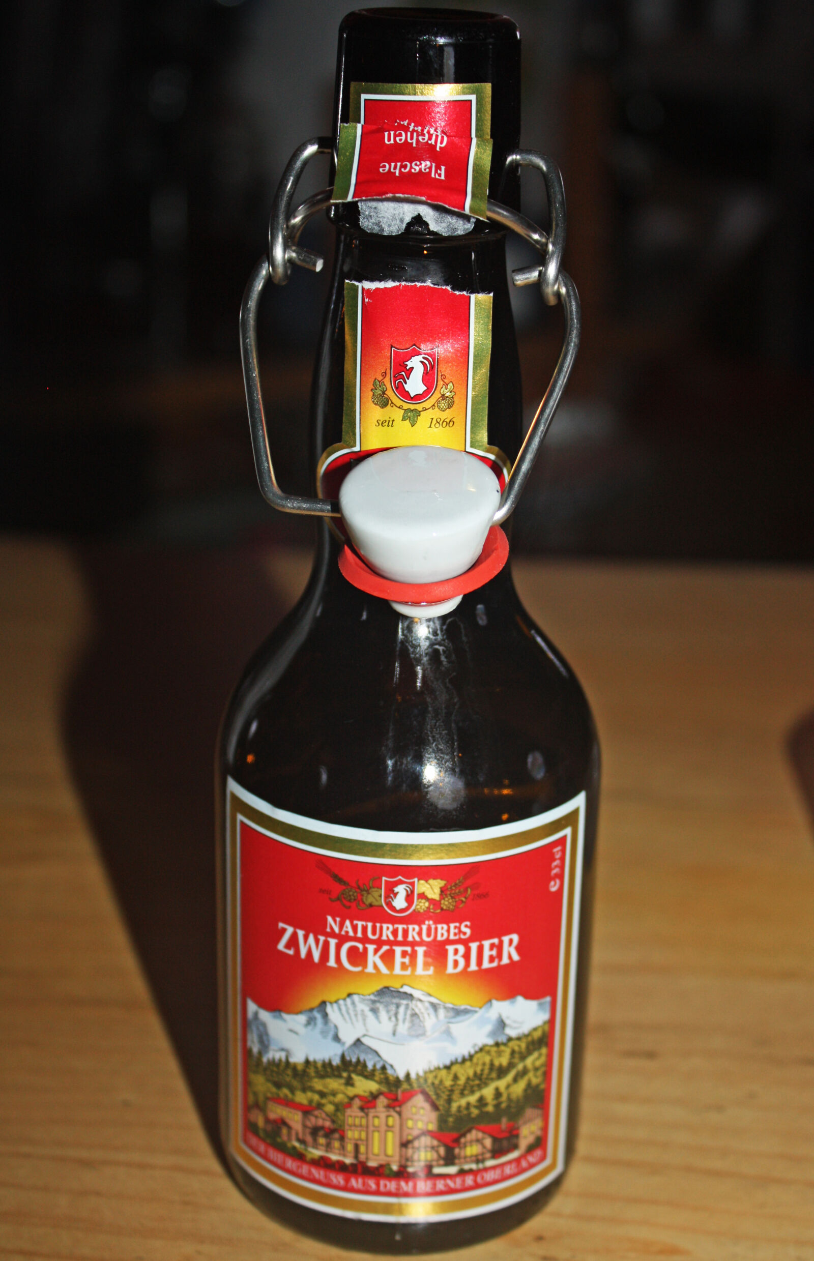 Canon EOS 450D (EOS Rebel XSi / EOS Kiss X2) sample photo. Alcohol, bear, bottle, dinner photography