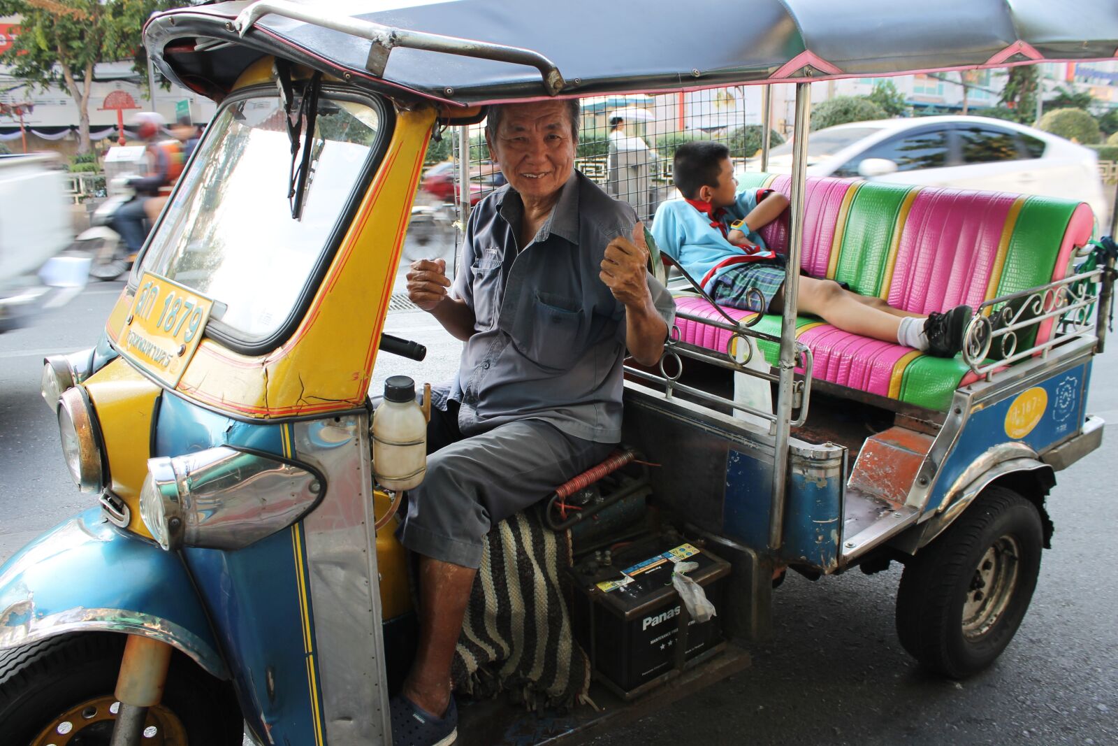 Canon EOS 1100D (EOS Rebel T3 / EOS Kiss X50) sample photo. Tuk tuk, thailand, city photography