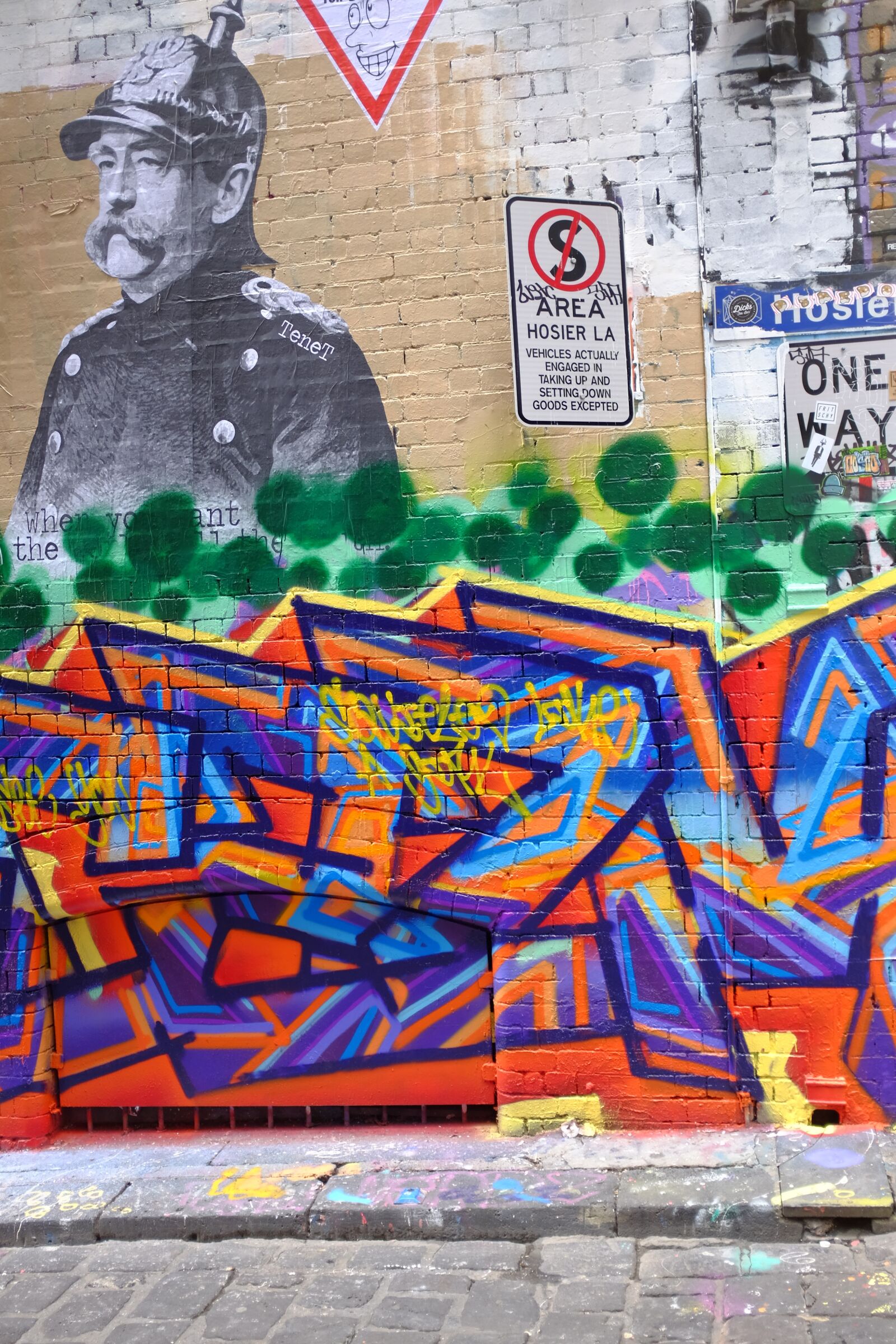 Fujifilm X100T sample photo. Travel, vacation, street art photography