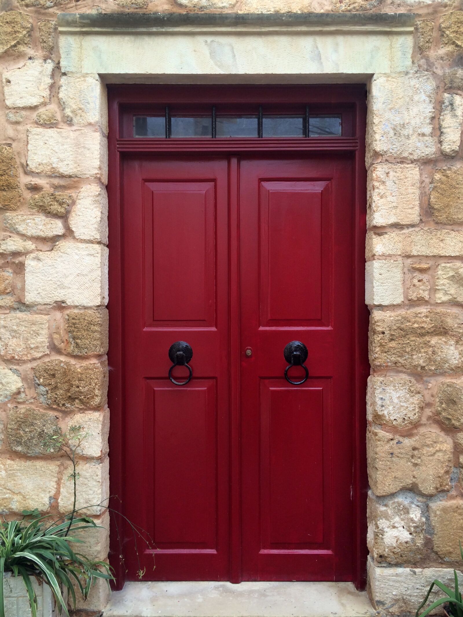 iPhone 5s back camera 4.15mm f/2.2 sample photo. Crete, old house, red photography