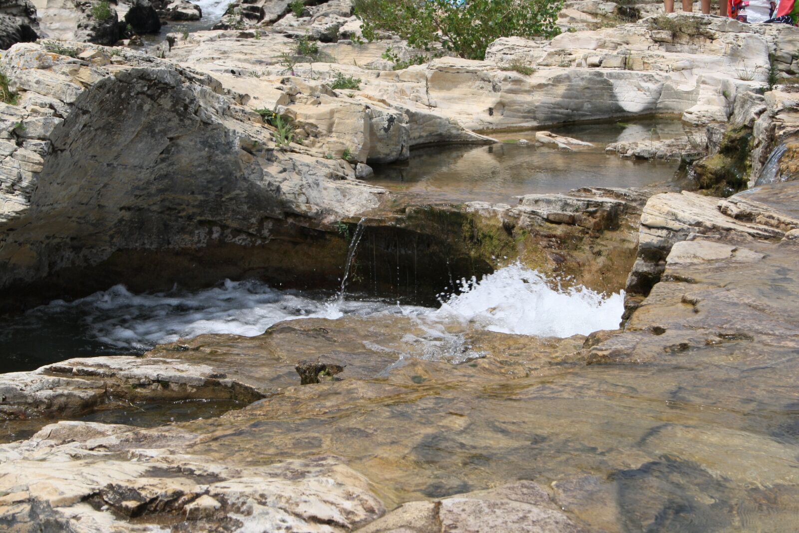 Canon EOS 1000D (EOS Digital Rebel XS / EOS Kiss F) sample photo. Cascades, the waterfalls of photography