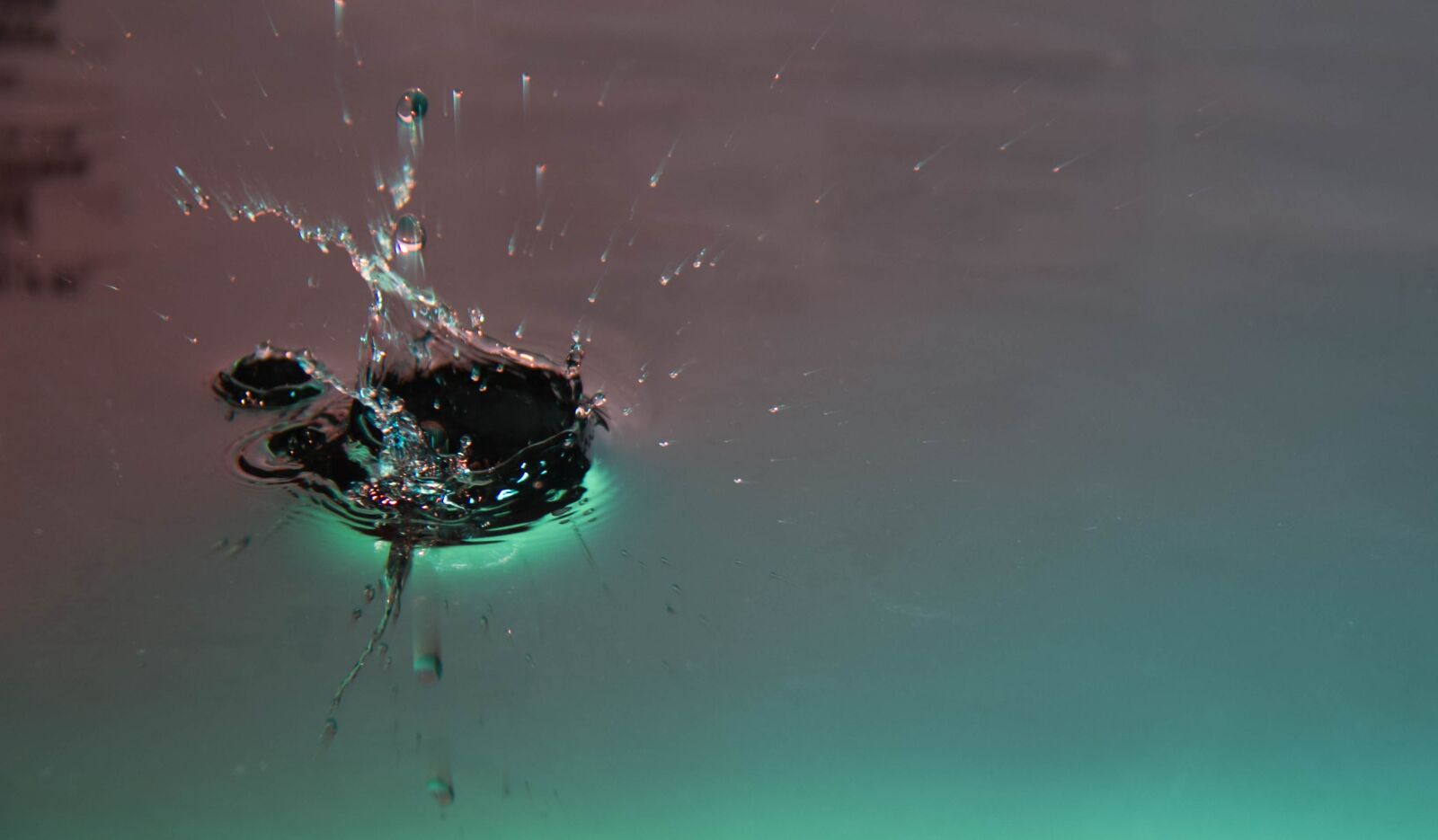 Canon EF-S 18-200mm F3.5-5.6 IS sample photo. Splash, water, droplet photography