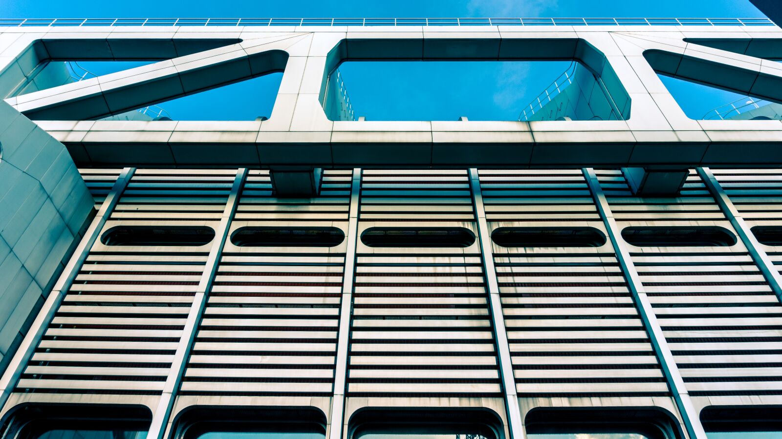 Sony Alpha a5000 (ILCE 5000) sample photo. Architecture, building, metallic photography